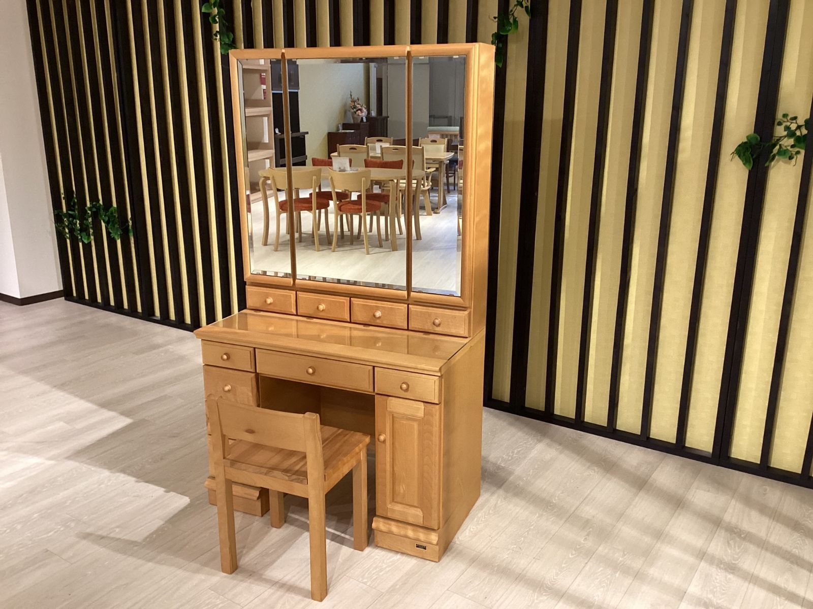 CHARDONNAY(シャルドネ) 自然素材の家具 半三面ドレッサー アッサム