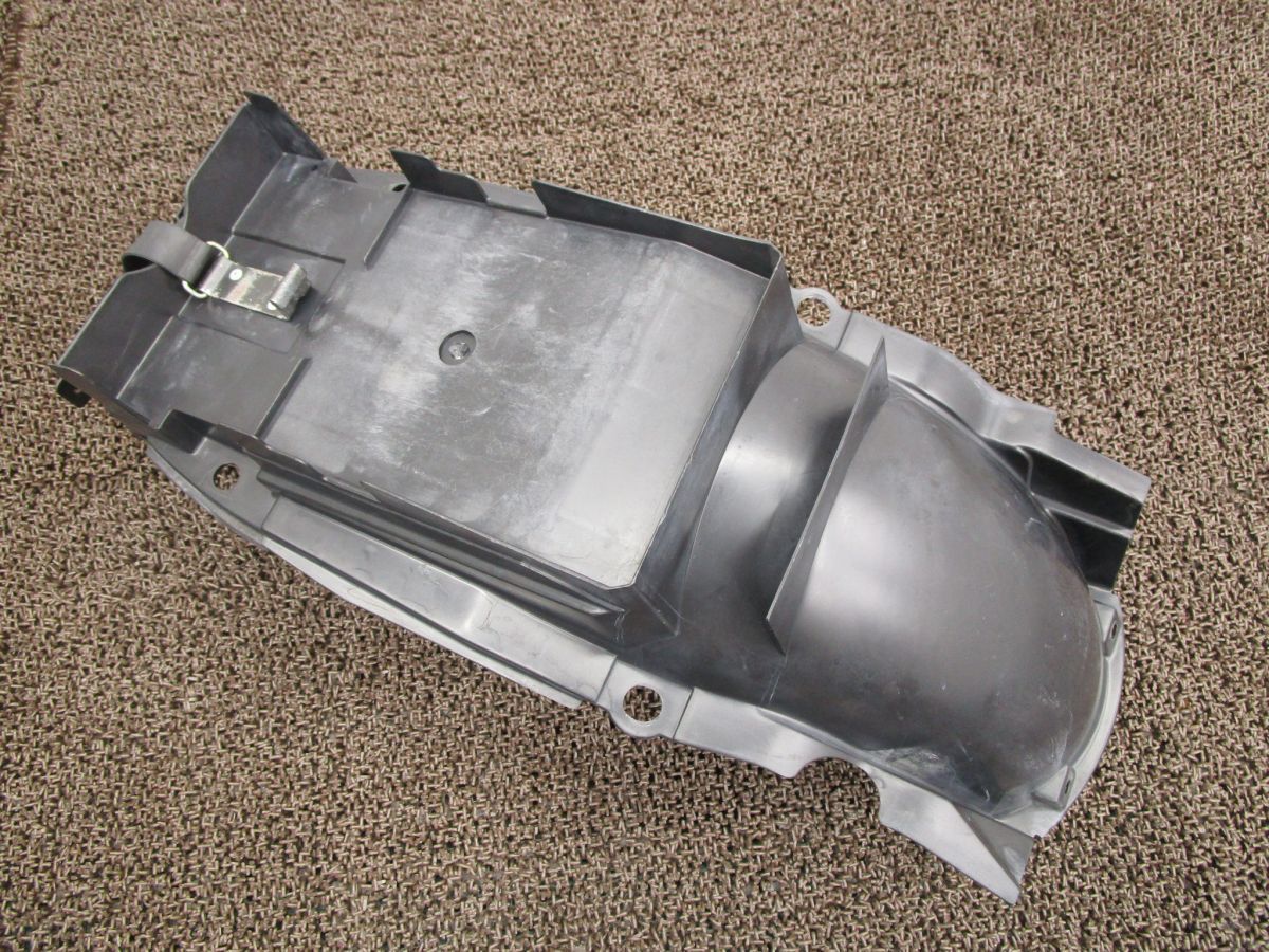 イナズマ400 リアインナーフェンダー □A5878 GK7BA スズキ K717 INAZUMA キャブ車