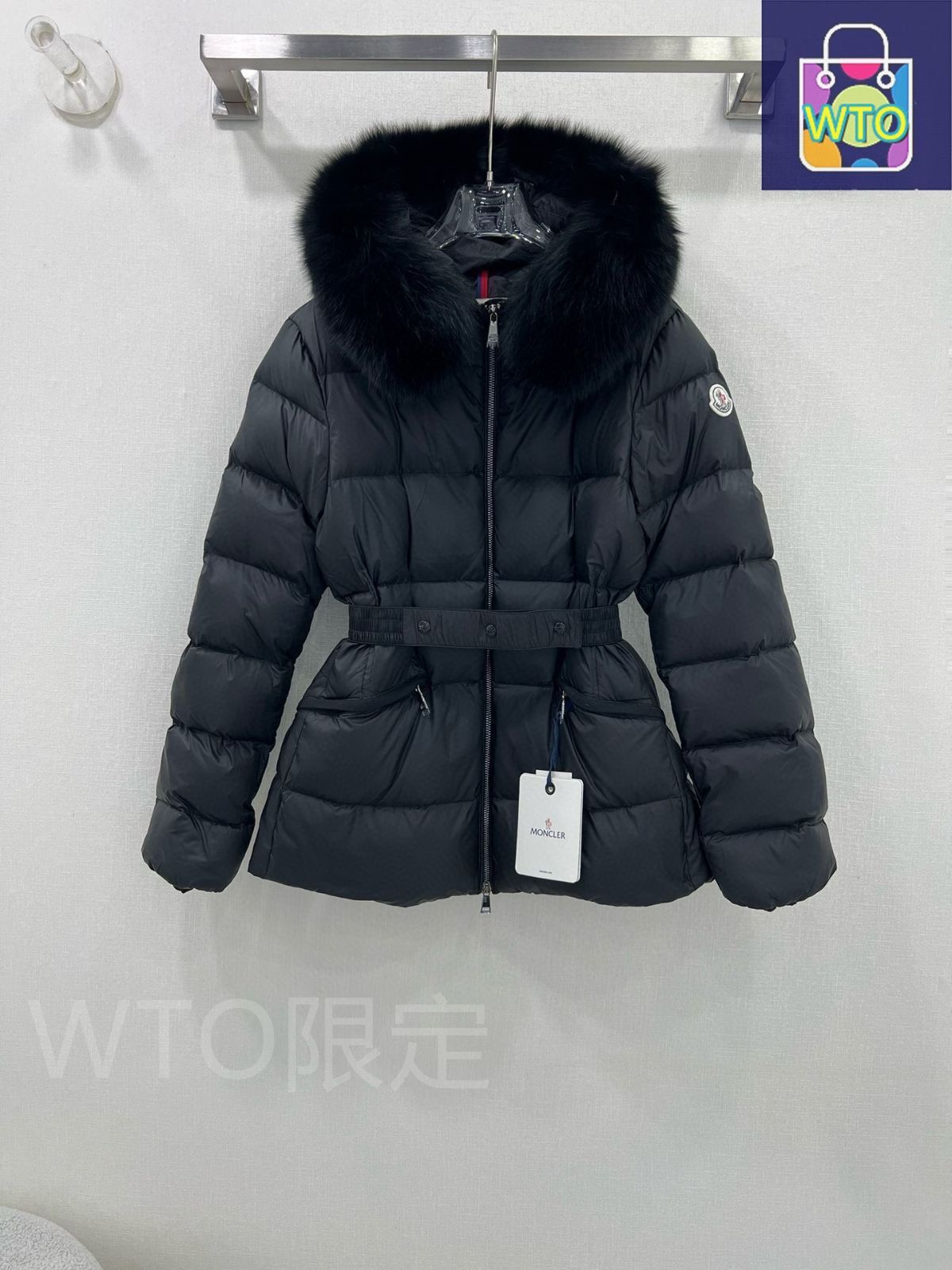 ☆MONCLER☆ 美シルエットウエストベルト付きダウンJK・Brou♪ ☆MONCLER☆ 美シルエットウエストベルト付きダウンJK・Brou