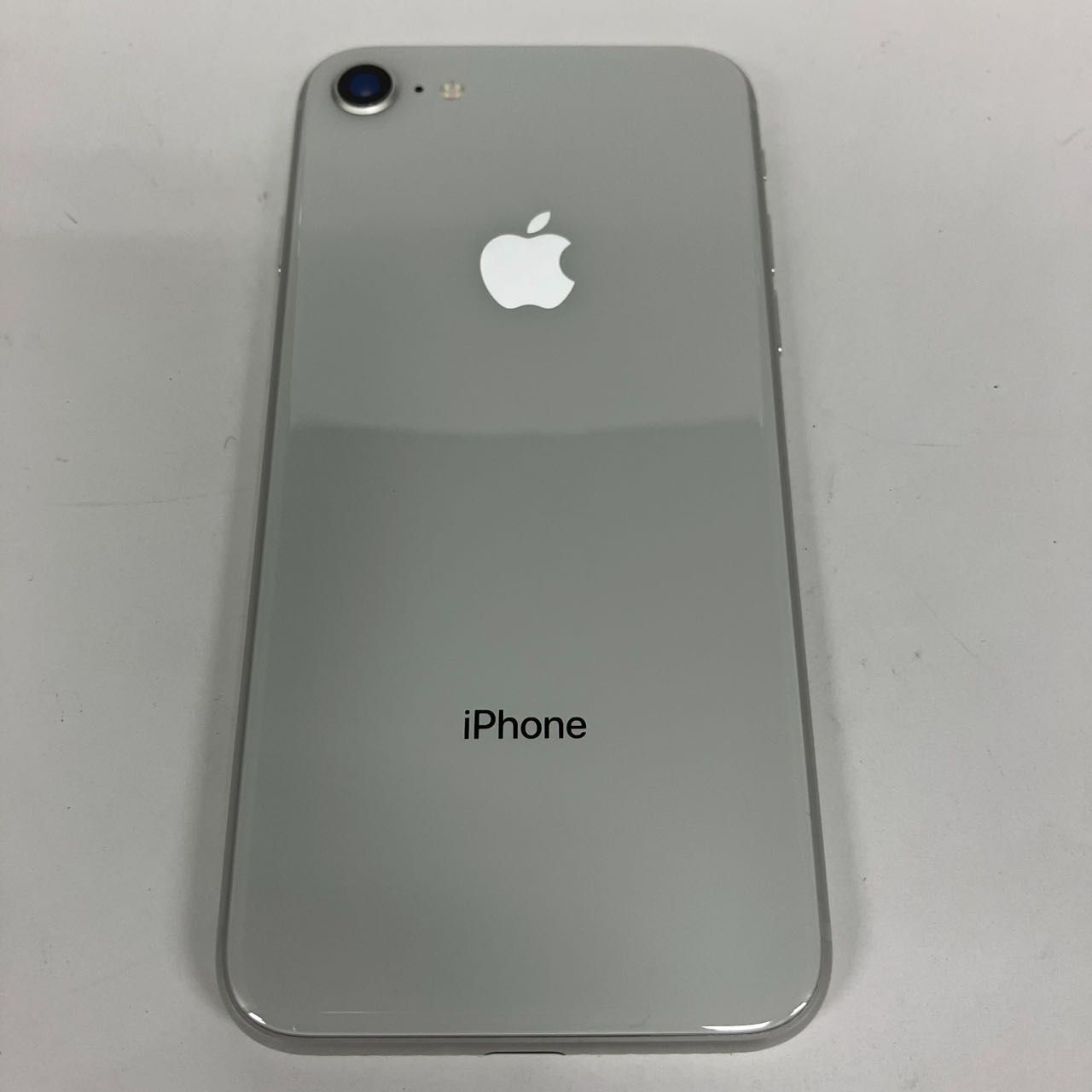 iPhone8 64GB 正しく シルバー SIMフリー 美品