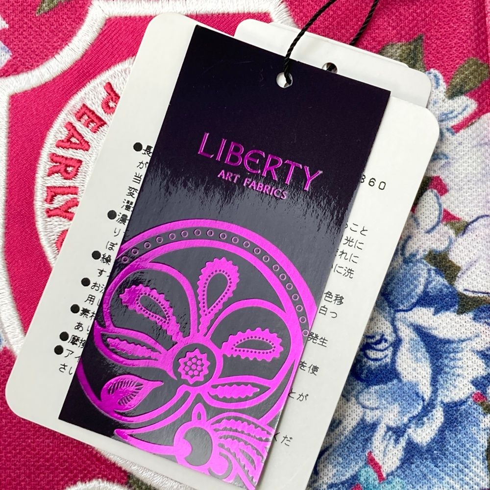 サイズ：3 PEARLY GATES パーリーゲイツ 30周年 半袖ポロシャツ ワッペン LIBERTY 花柄 ピンク系 [240101483807] ゴルフウェア メンズ ストスト サイズ：3 PEARLY GATES パーリーゲイツ 30周年 半袖ポロシャツ