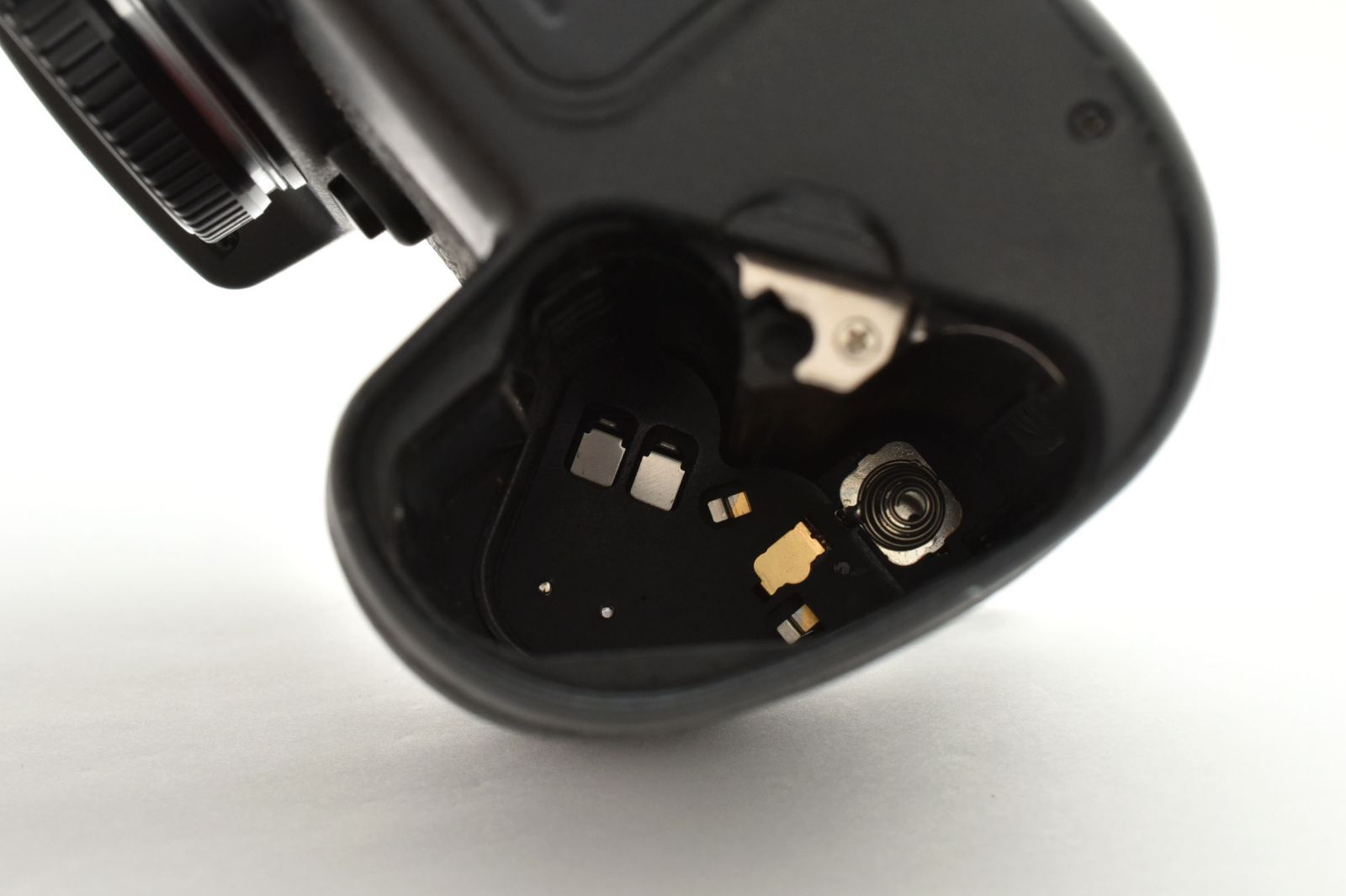 NIKON F100 フィルムカメラ　ジャンク品！ 2025年最新】nikon f100 ジャンクの人気アイテム - メルカリ