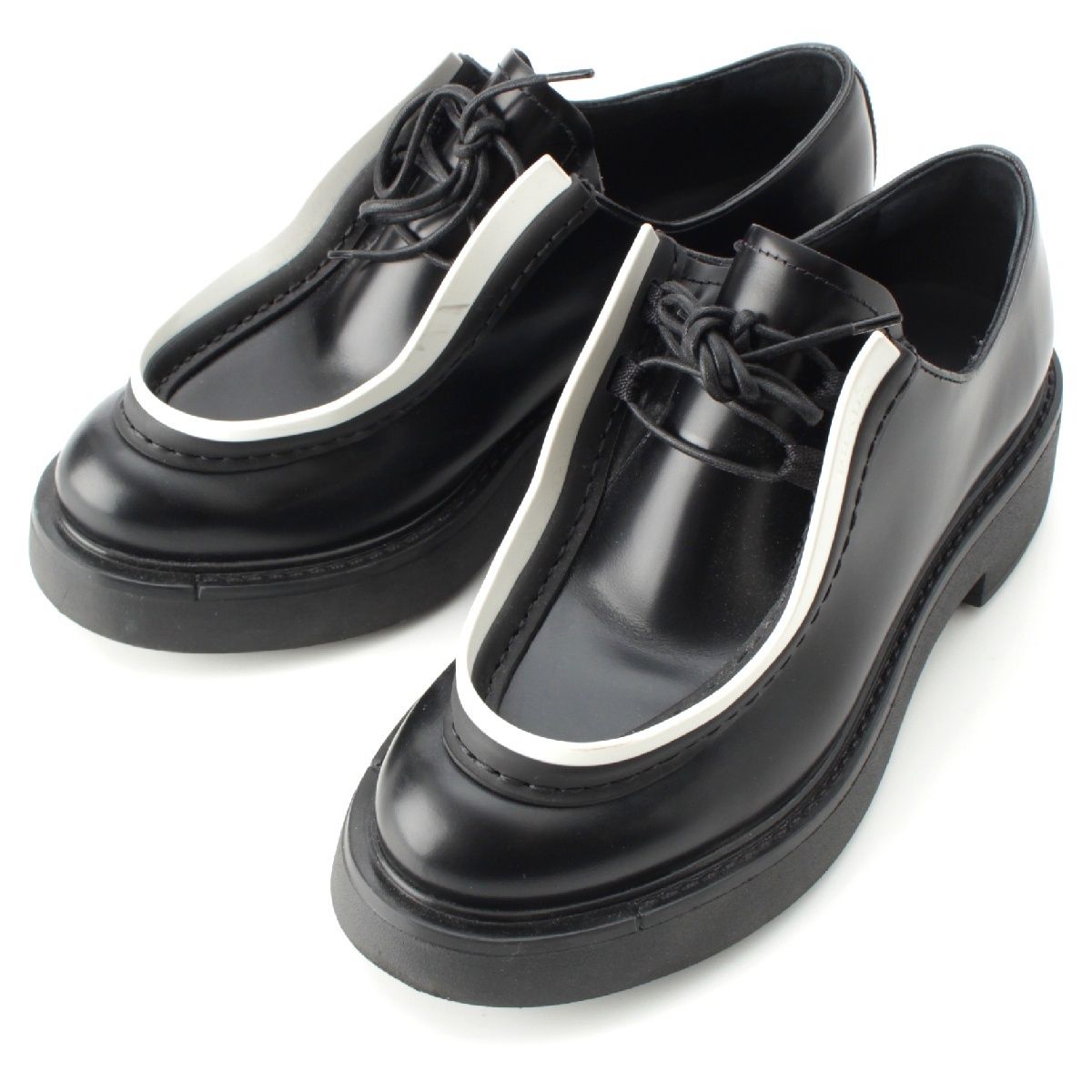プラダ 23AW ダイアパソン オペーク ブラシュドレザー レースアップ