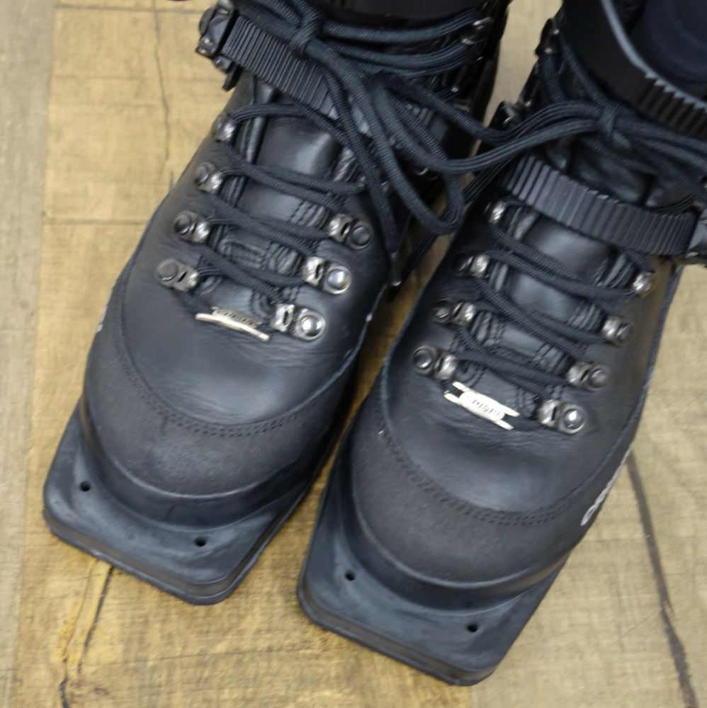 クリスピー CRISPI SVARTISEN GTX 75mm テレマーク スキ - メルカリ