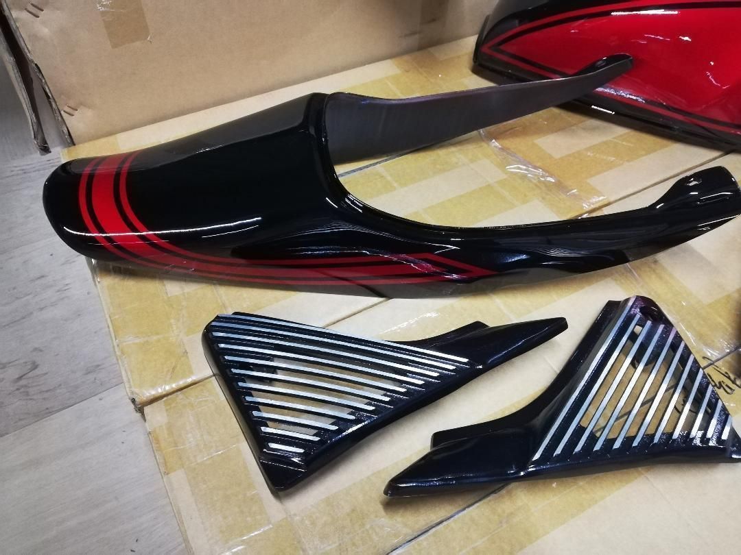 ゼファー400Χ 火の玉 外装 セット 黒赤 Z2 塗立て - メルカリ