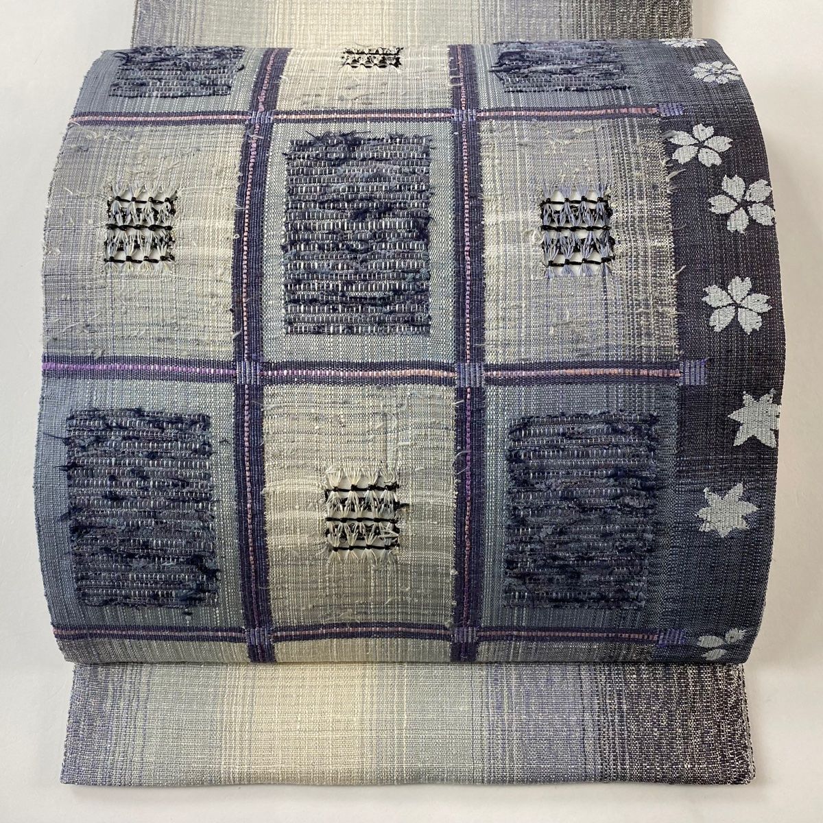 美品】 袋帯 秀品 紬地 やまと 桜 幾何学模様 金糸 青灰色 お太鼓柄