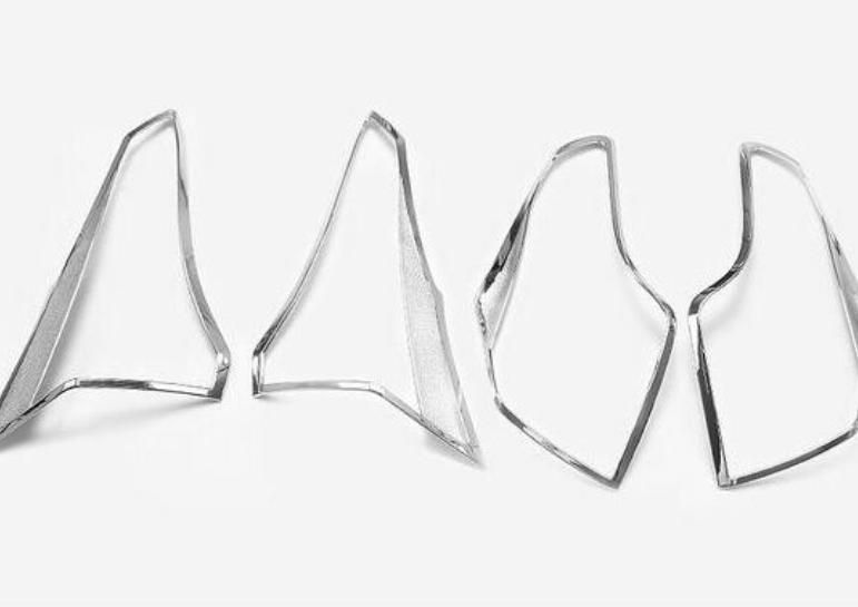 トヨタRAV4 2016年型リヤライトフレームトリムを