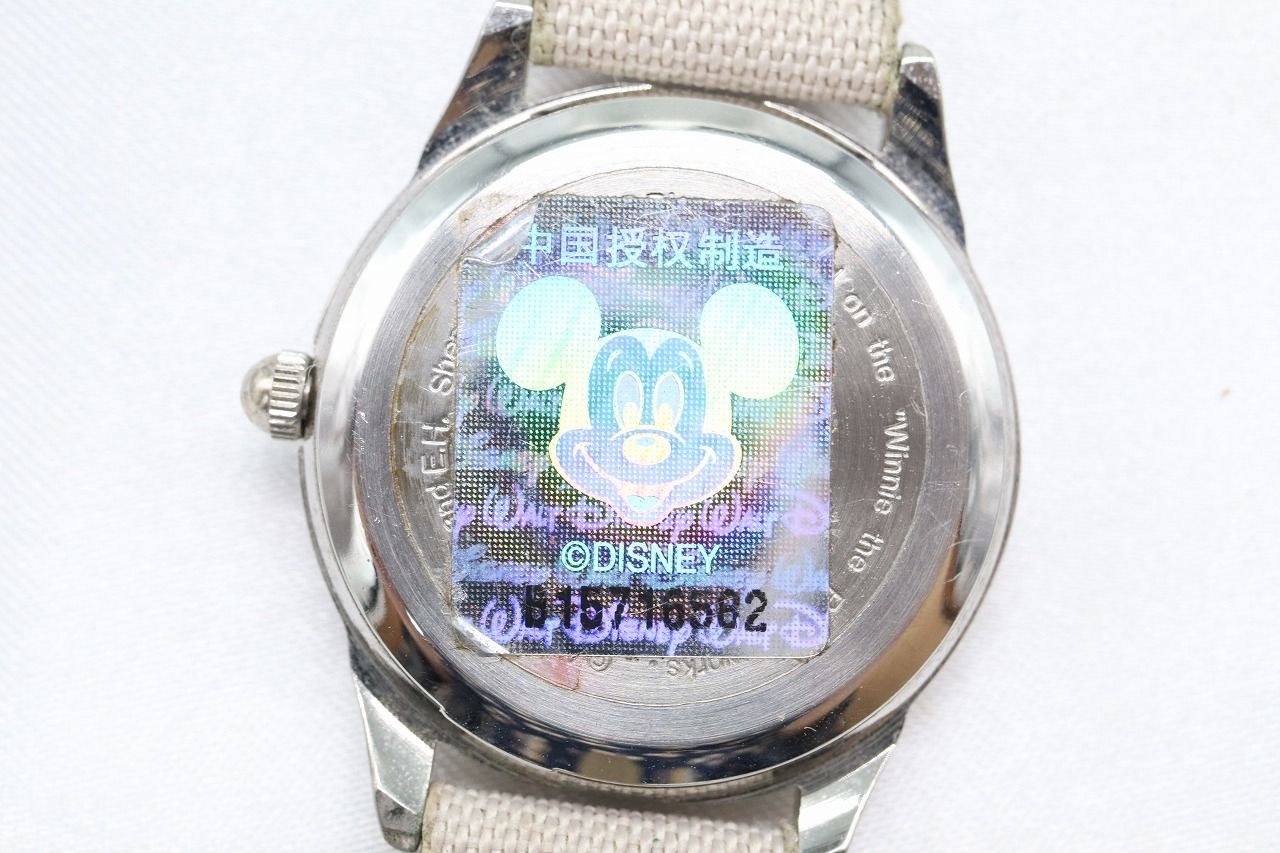 W142-109】動作品 電池交換済 ディズニー くまのプーさん 腕時計 