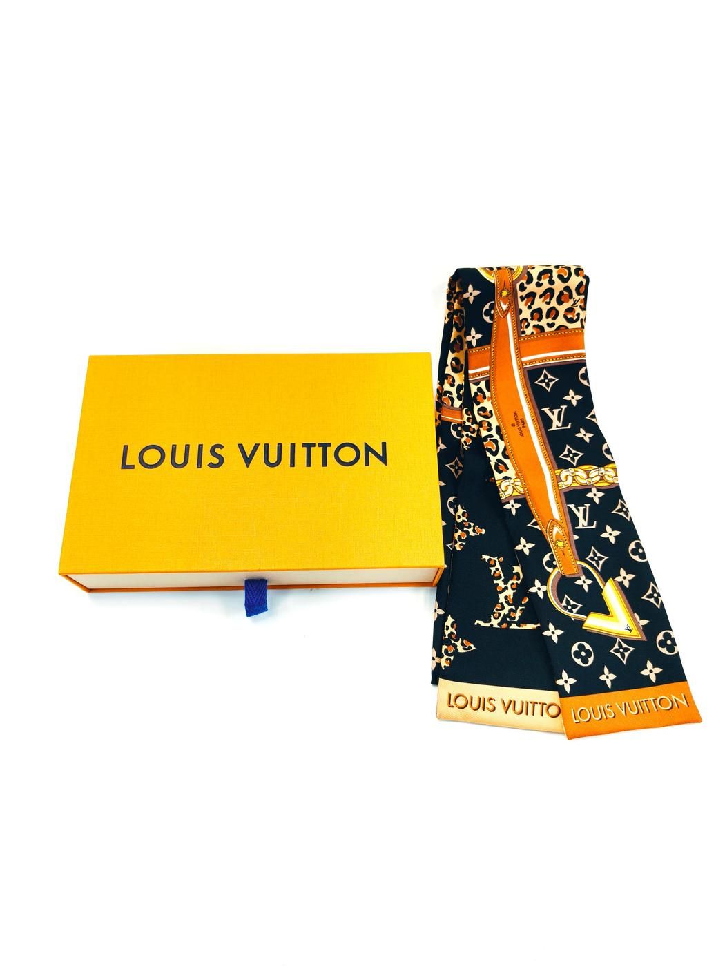 LOUISVUITTON シルク バンドー ヒョウ柄 スカーフ 9726 LOUISVUITTON ルイヴィトン シルク バンドー ワイルドアット
