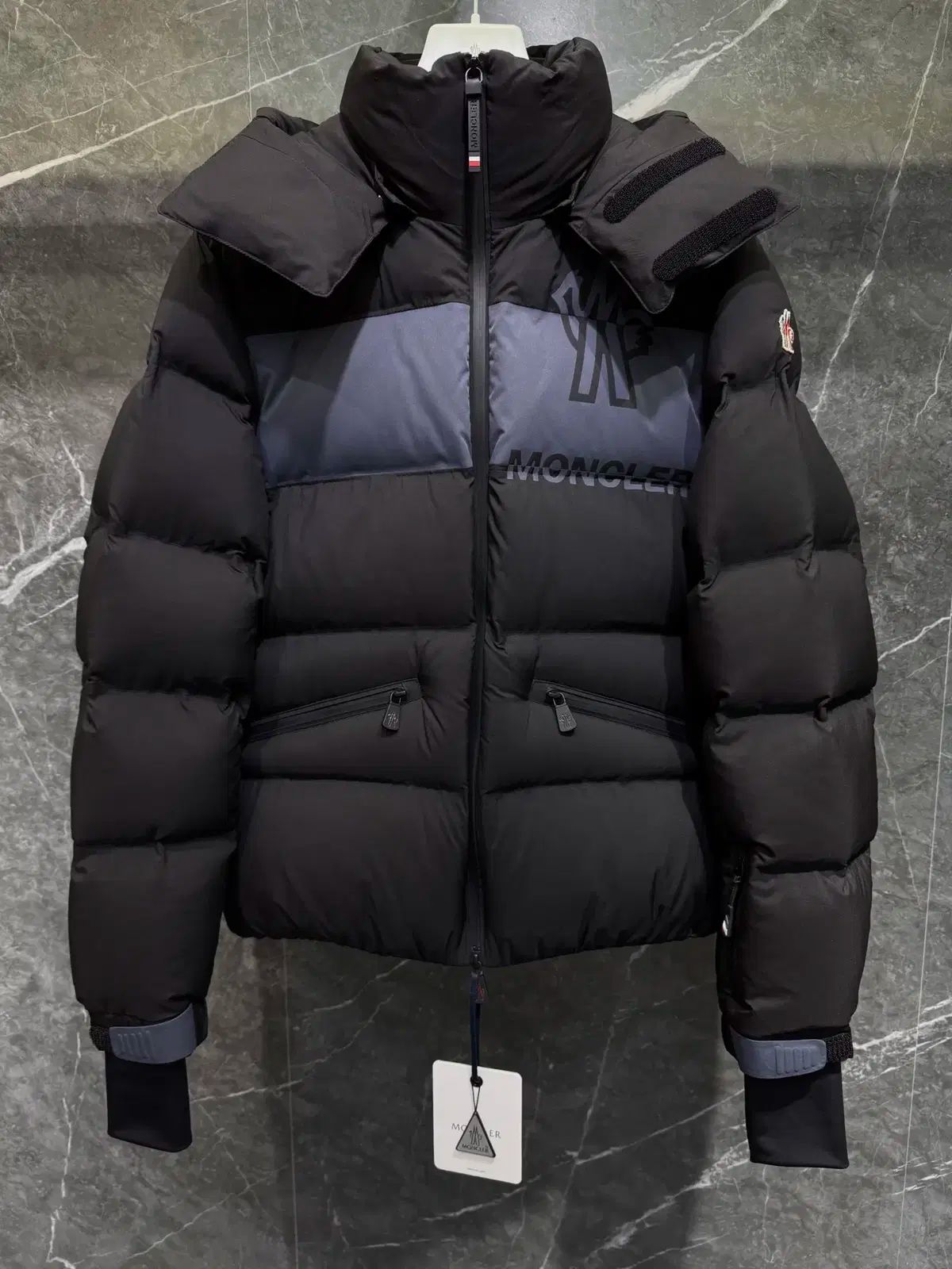 MONCLER モンクレール ユニセックス カジュアル ロゴ ブラック WHO ダウン