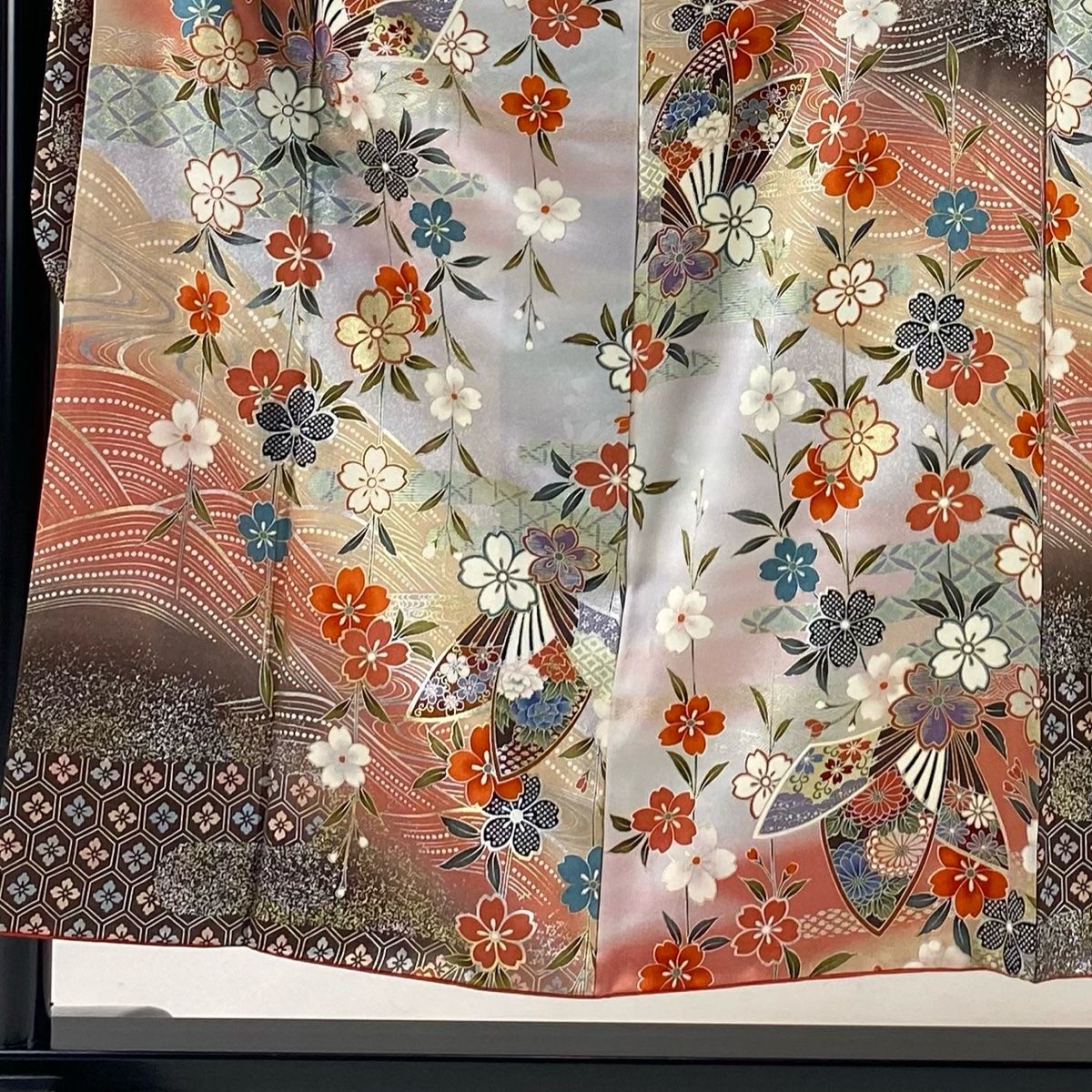 美品】【振袖フルセット】枝垂れ桜 流水 金糸 金彩 赤 振袖 身丈162cm