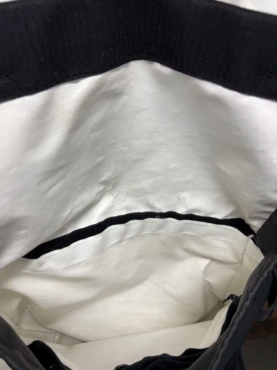 留め金