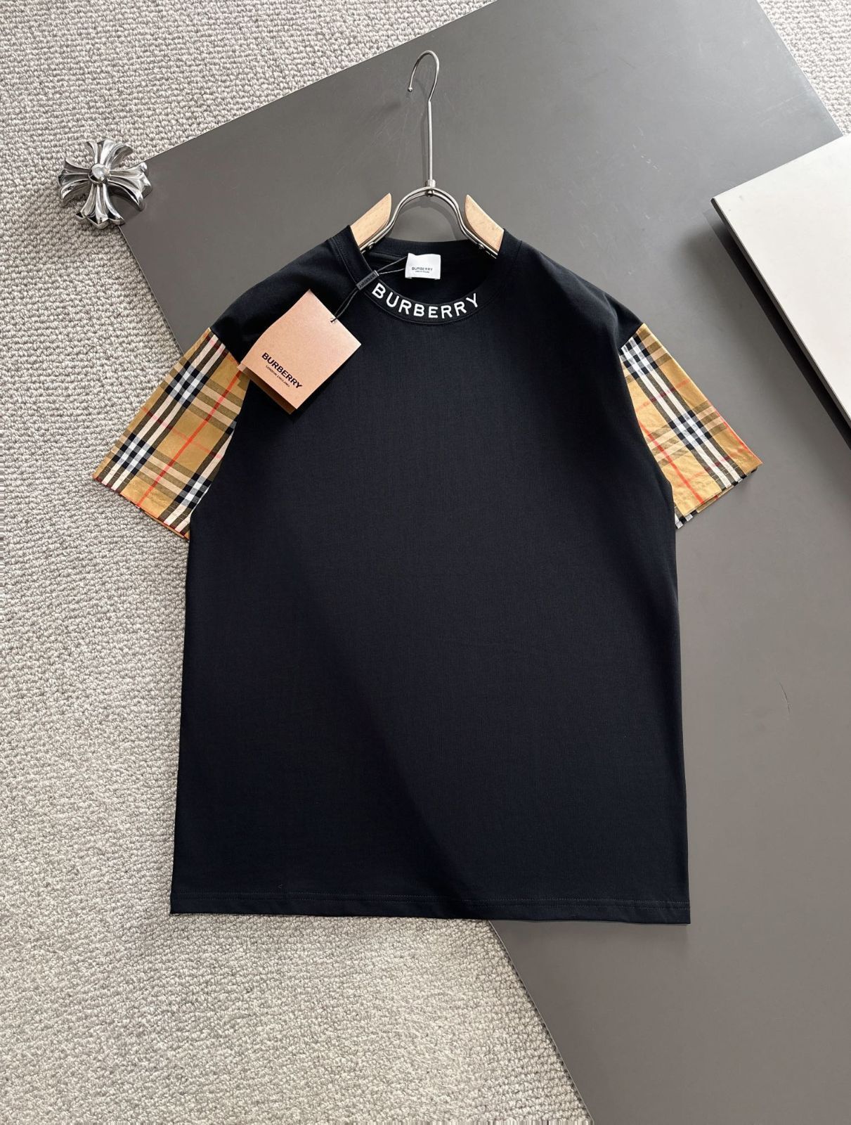 BURBERRYバーバリークラシックソケットチェックスリーブ半袖Tシャツ