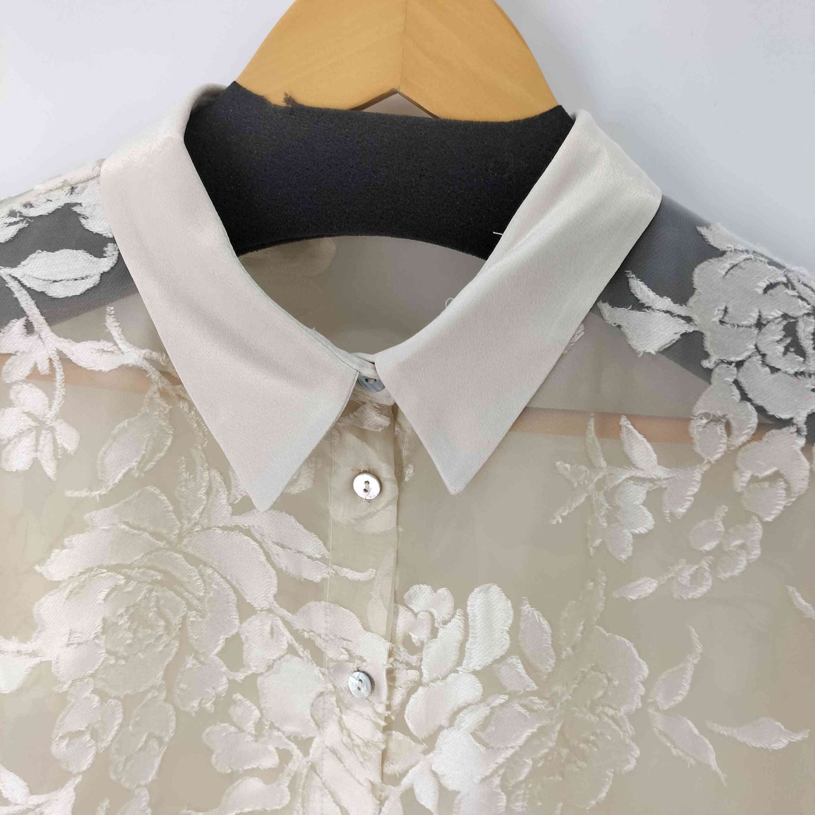 ザラ ZARA コントラストベルベット セミシースルーシャツ