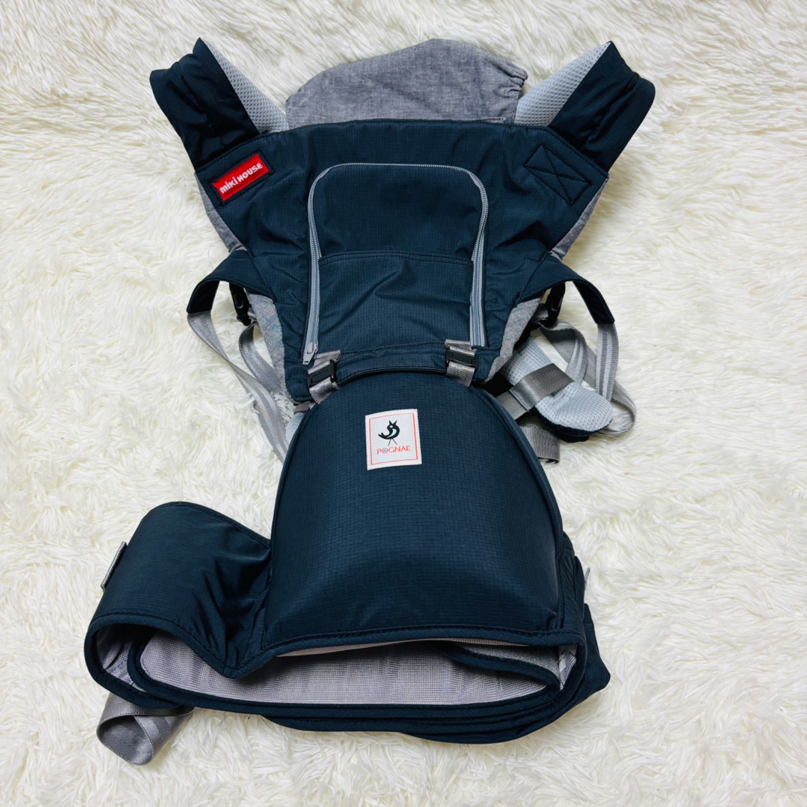 【美品】ミキハウス×ポグネー コラボ 抱っこ紐　チャコールグレーよだれカバー等付 ミキハウス×ポグネー コラボ 抱っこ紐 チャコールグレー よだれカバー