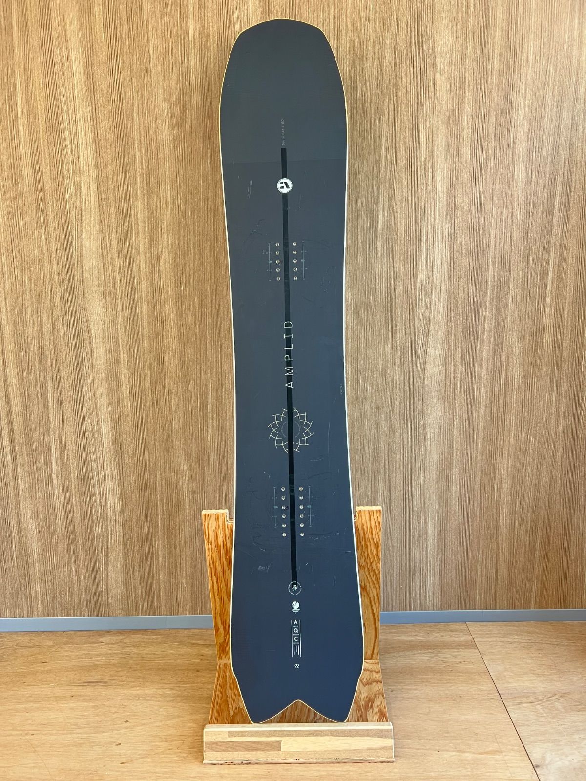 Foumarts公式 ボード カービングの第一人者ピーターバウアー監修 振動吸収するボード AMPLID Soulygrail157cm アンプリッド ソウリーグレイル