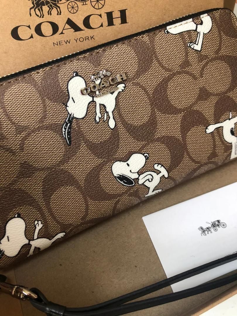 スヌーピー 新品 COACH 新品 長財布 【正規品】 C4372 並行輸入 - メルカリ