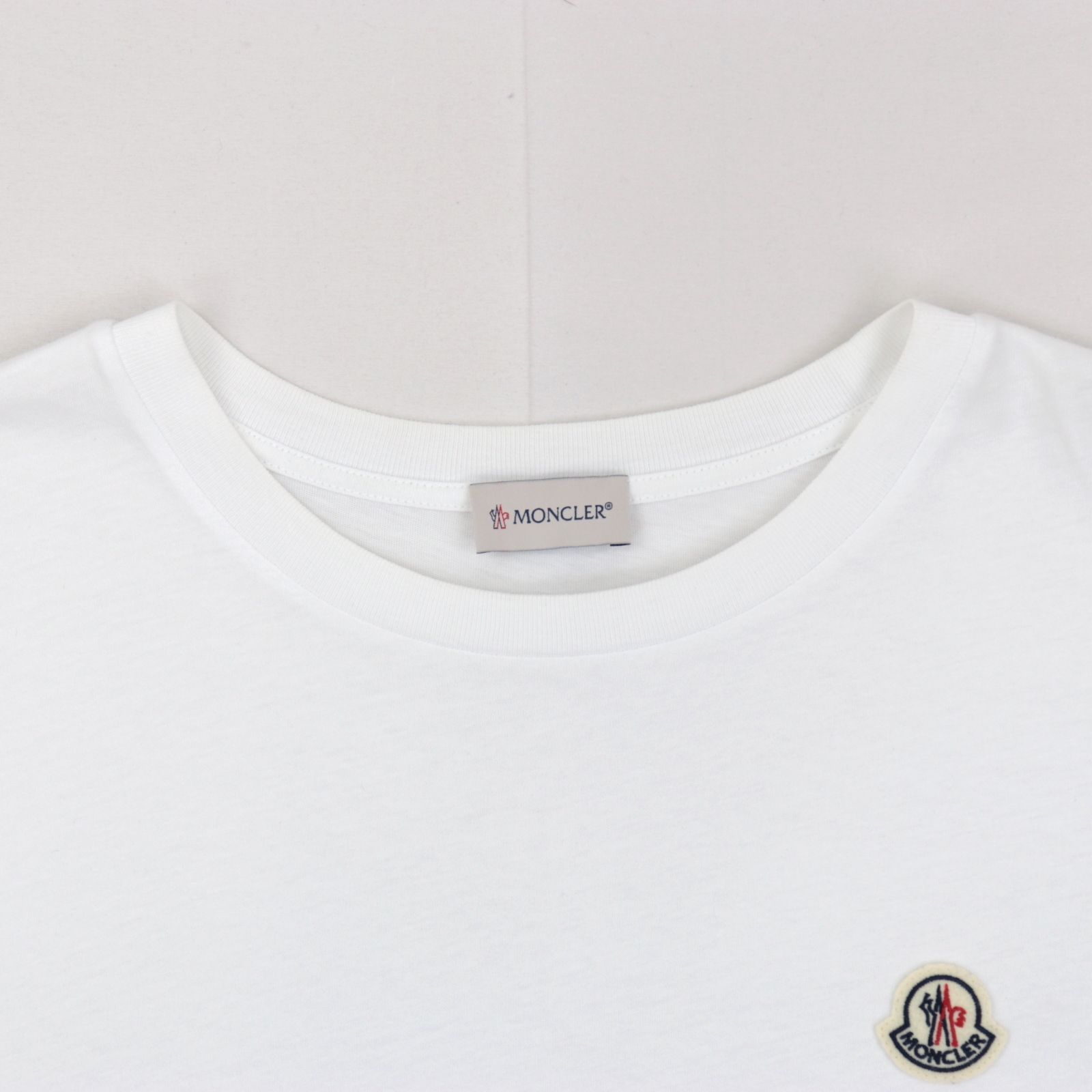 美品 MONCLER レタリングロゴ オーバーサイズ Tシャツ 白 ユニセックスBW1948B