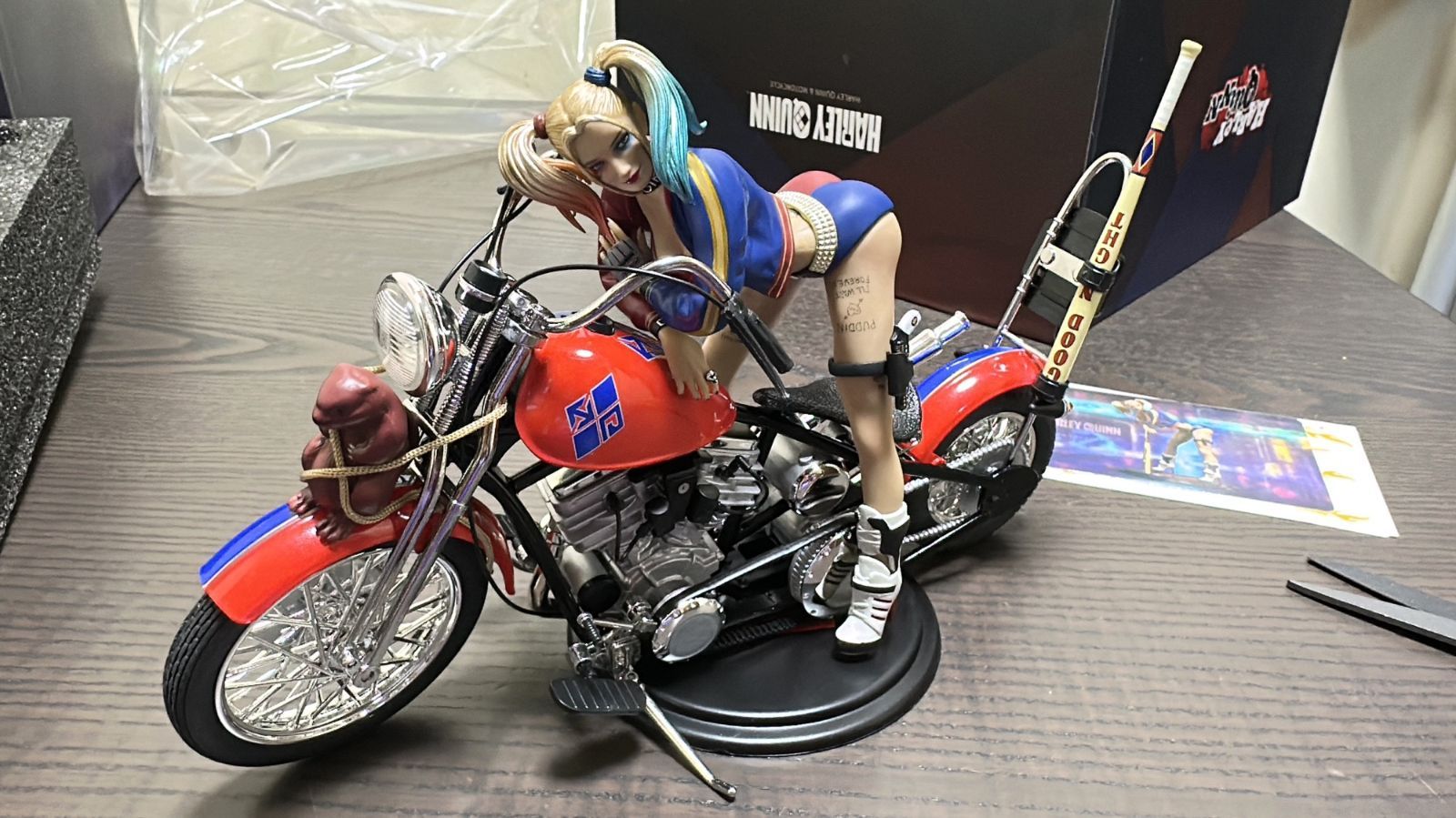 ★未開封★ ハーレー・クイン & バイク DC 正規販売店購入 1/10スケール ハーレー・クイン バイク オートバイ 1/10スケール DCコミック