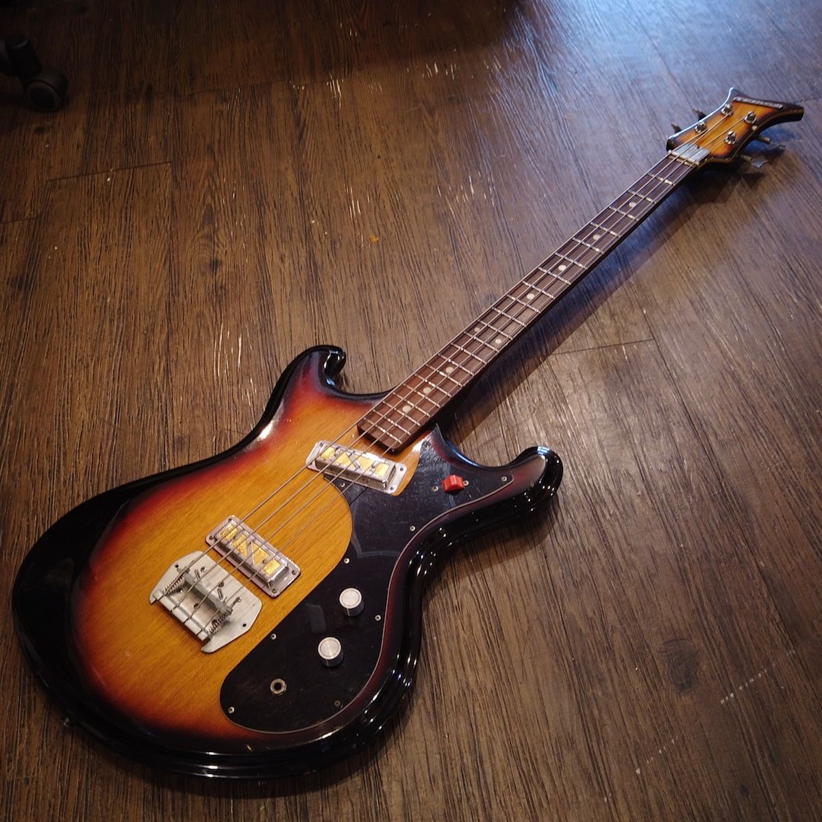 TEISCO BR-1 モズライトタイプ　ベース　希少　最終値下げ5/12まで Teisco テスコ モズライトシェイプ ビザール エレキベース