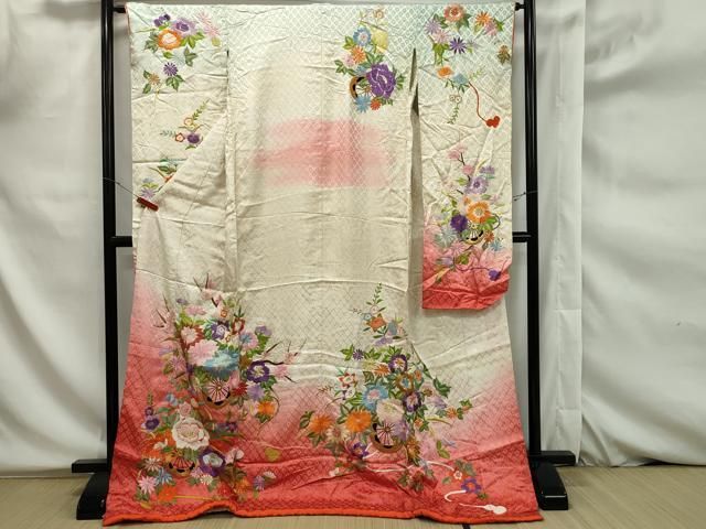 お引きずり・お引き摺り・引き振袖　結婚式　草花文　暈し染め　金銀彩　逸品 お引きずり・お引き摺り・引き振袖 結婚式 草花文 暈し染め 金銀