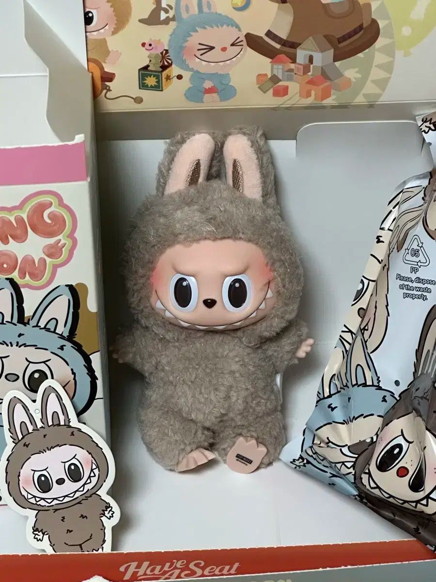 キ*★様 ラブブ　マカロン　ブルー Amazon | POP MART THE MONSTERS Exciting Macaron ぬいぐるみ