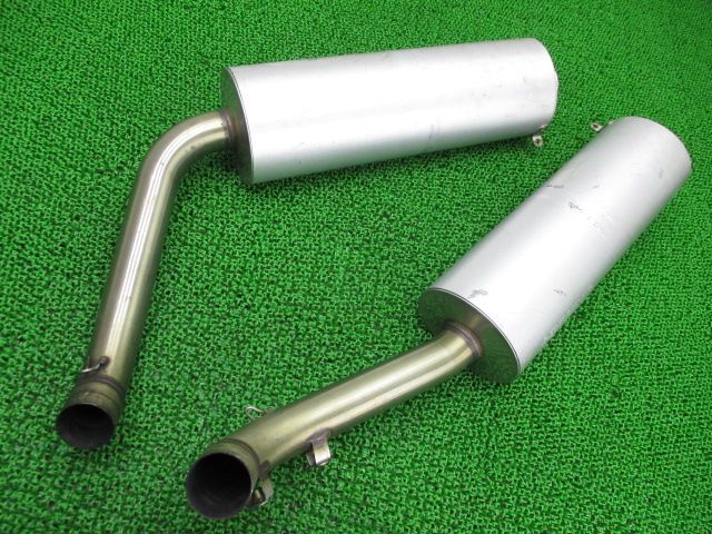 748R サイレンサーマフラー 左右 573.1.069.1A ドゥカティ 純正 バイク 部品 テルミニョーニ コケキズ無し 品薄 希少品 【中古】 74 748R サイレンサーマフラー 左右 573.1.069.1A ドゥカティ 純正 バイク