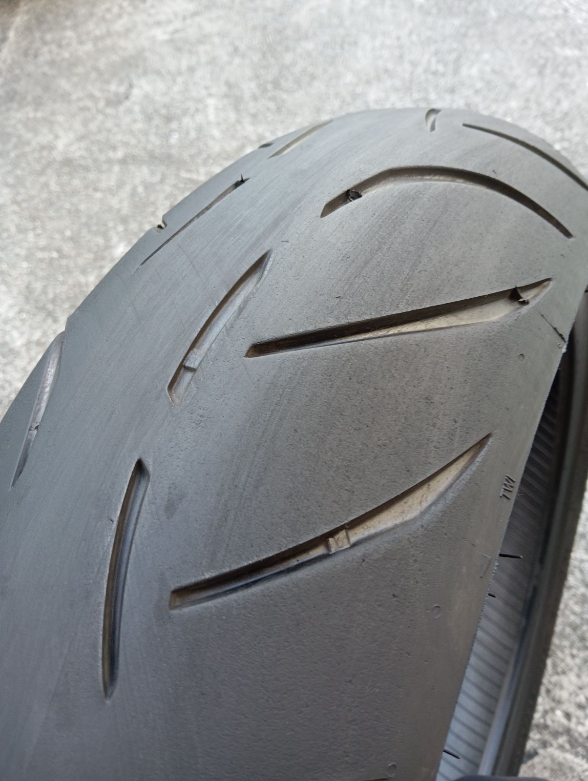 メッツラー　M7RR　180/55ZR17　654