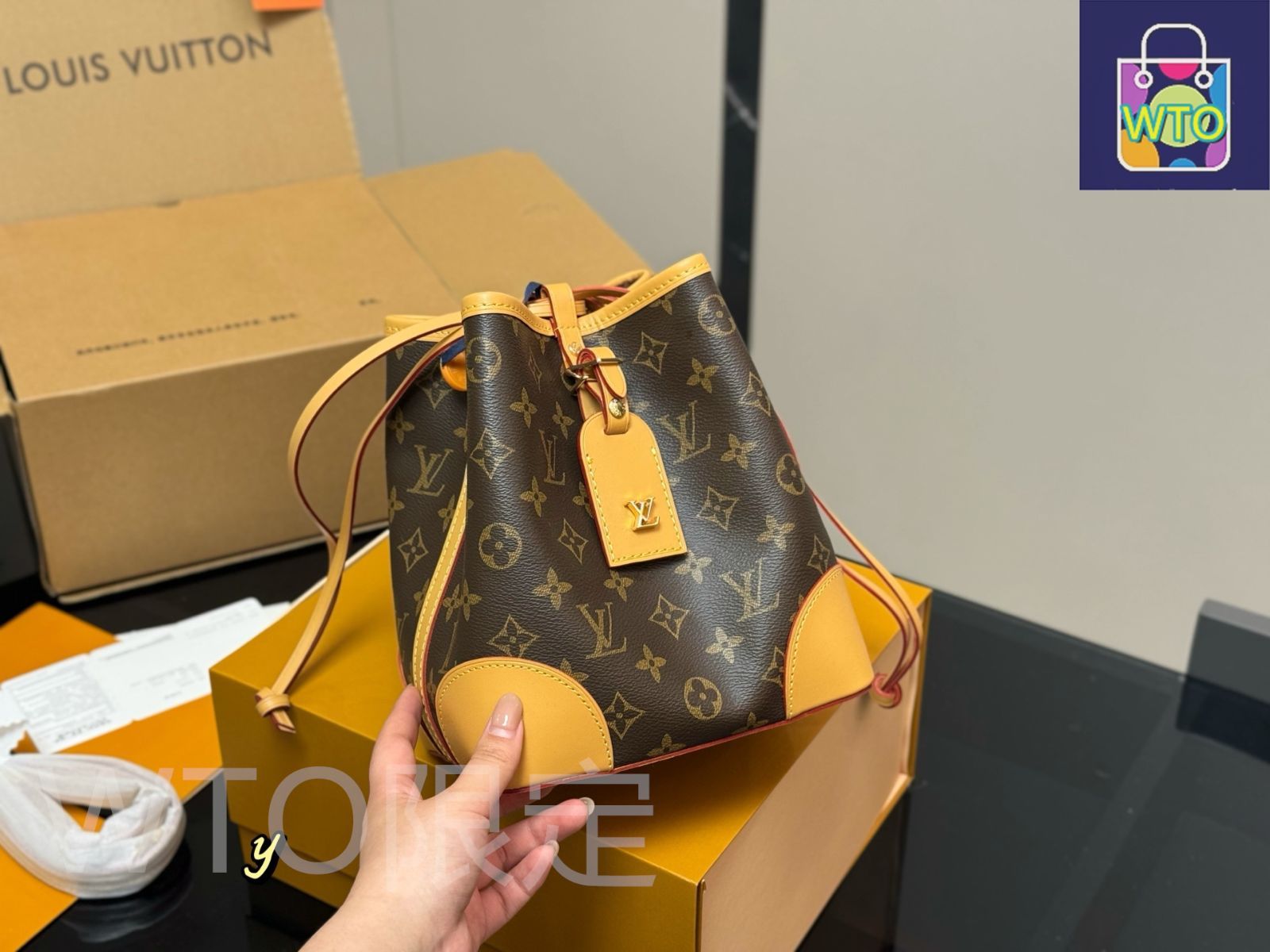 【日本未入荷】Louis Vuitton♡ 激レア ノエ パース Louis Vuitton♡ 激レア ノエ パース