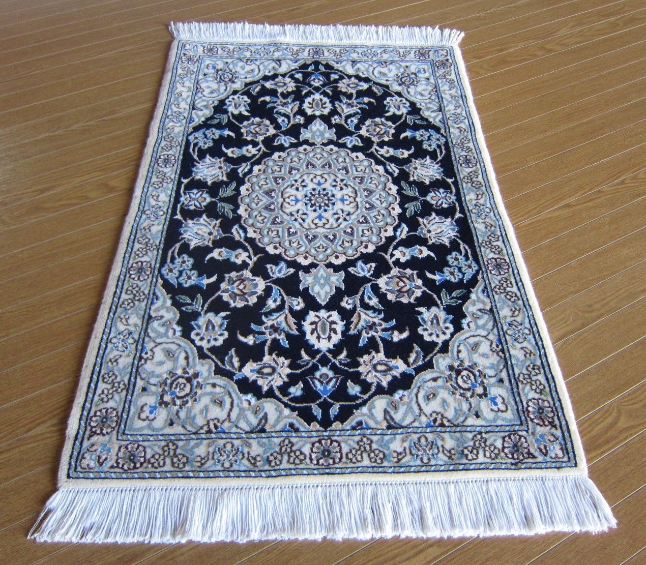 イラン製　ペルシャ絨毯 60㎝×90㎝ 90X60】イラン直輸入☆ナイン産ペルシャ絨毯・カーペット・ラグ