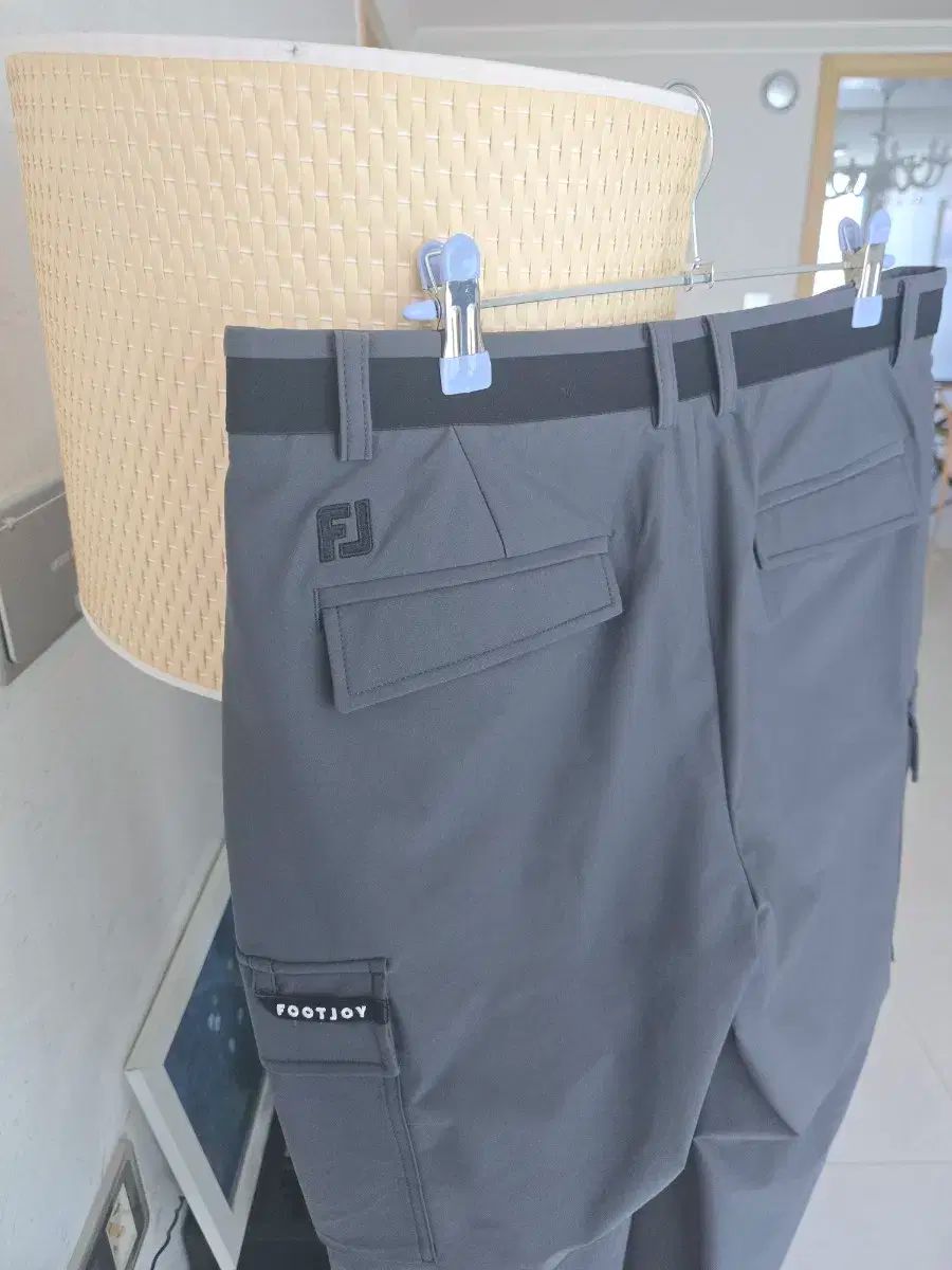 カーゴパンツ