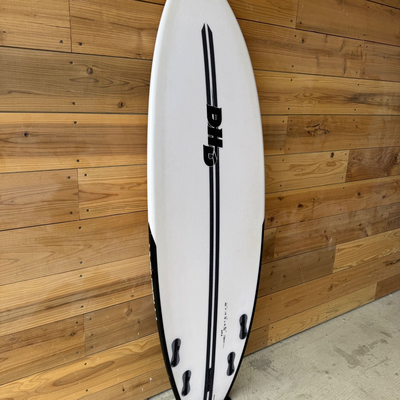 美中古 DHD サーフボード 5'6 フェニックス スワローテール