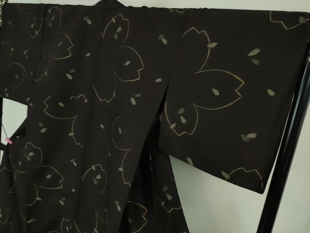 平和屋着物□極上 紬 単衣 舞桜 黒紅色地 まるやま扱い 逸品