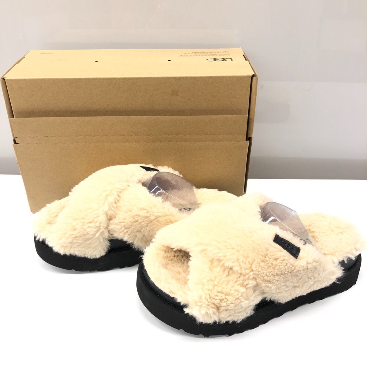 UGG アグ ファー サンダル クロス 厚底 W FUZZ SUGAR CROSS SLIDE 