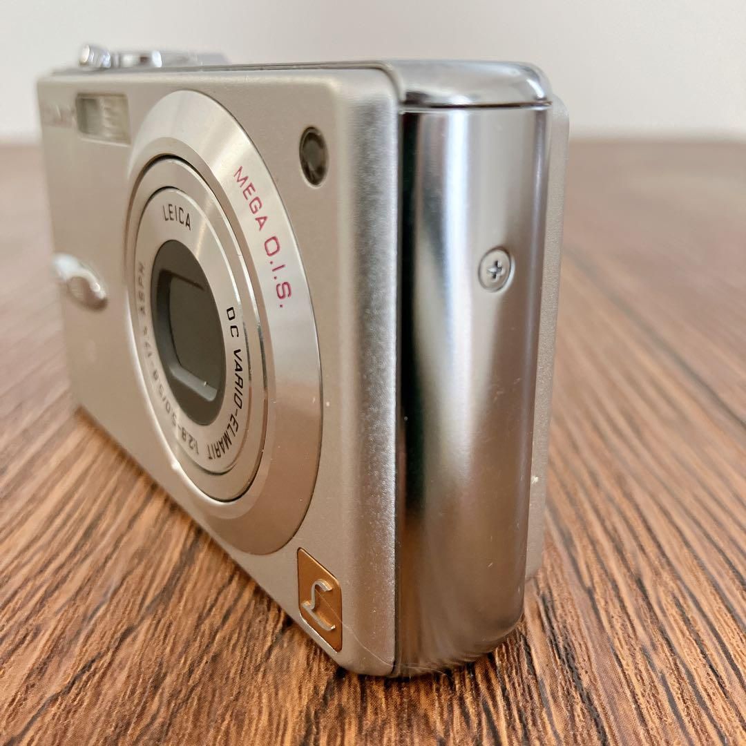 Panasonic LUMIX DMC−FX2 デジカメ　シルバー Panasonic LUMIX DMC-FX2シルバー デジカメ 動作確認済 - メルカリ