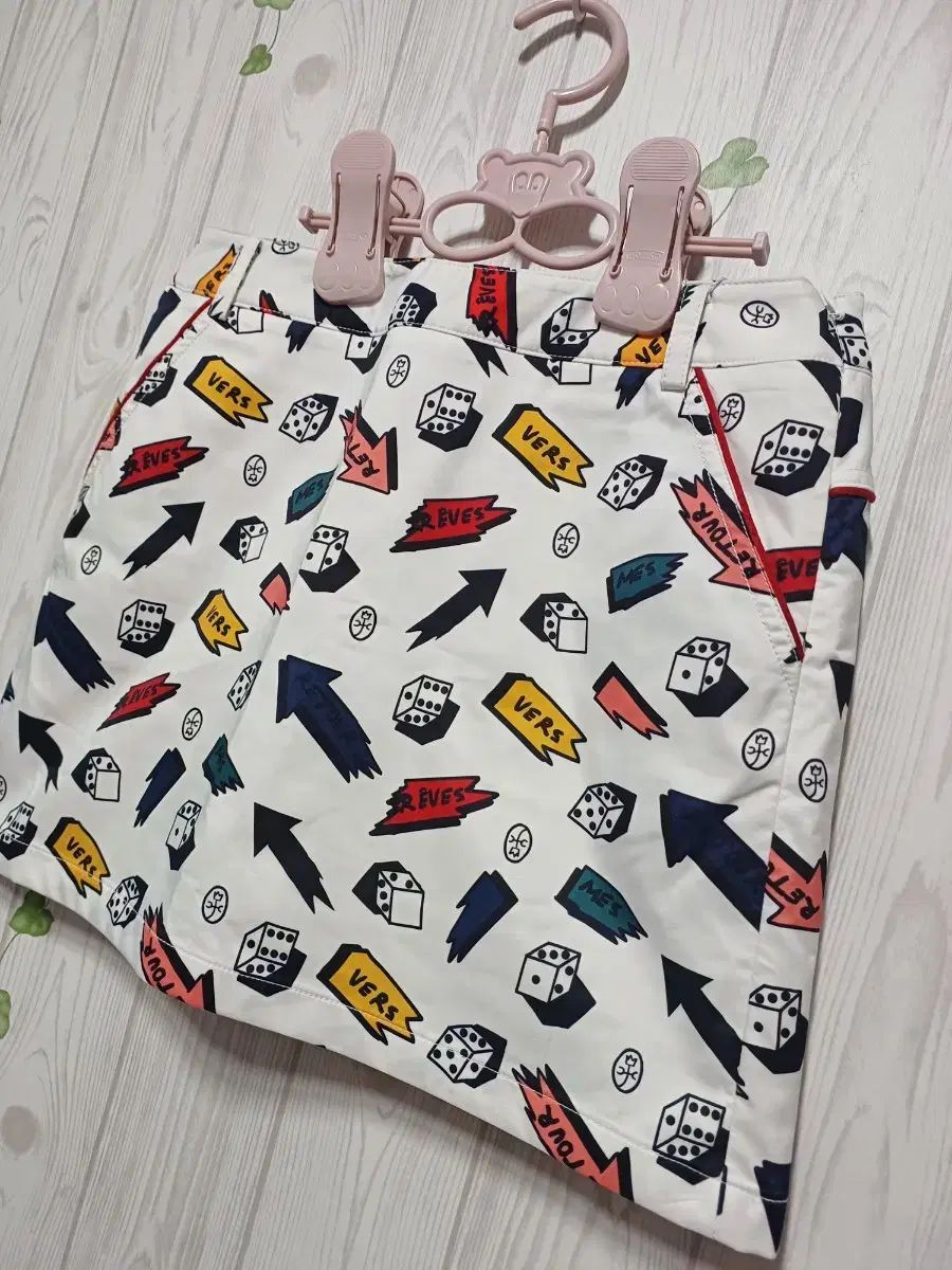 明代青花染付 人物文 花瓶 文物商店ラベル付 底部に封蝋あり 中国古