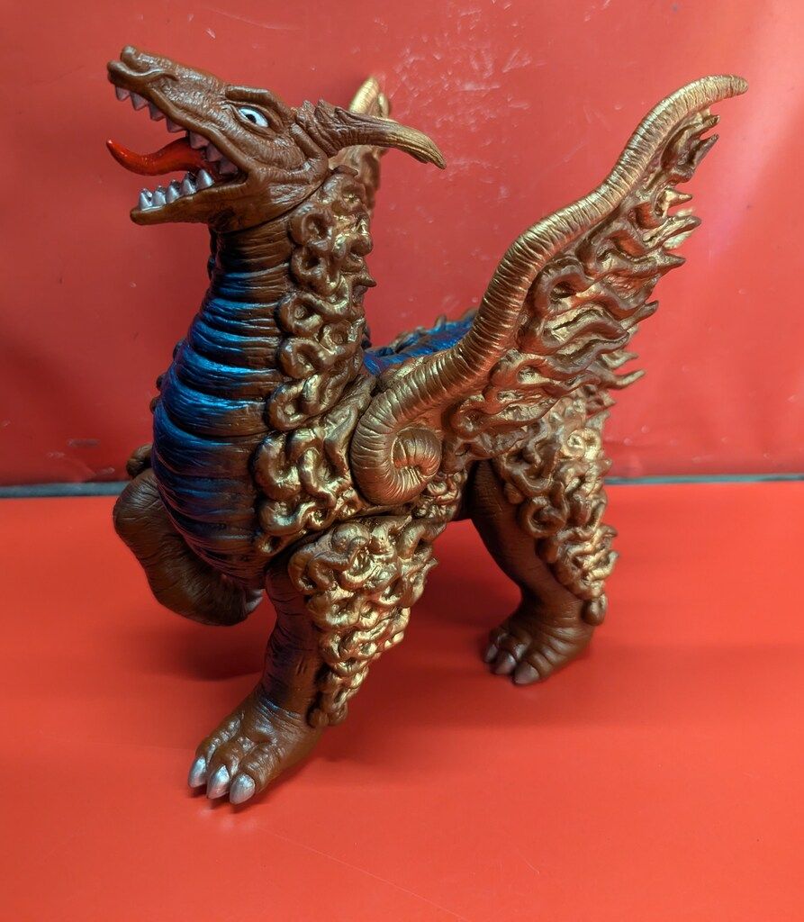 フューチャーモデルズ 楳図かずお版ウルトラマン ドドンゴ 茶成型 メタブルー 赤