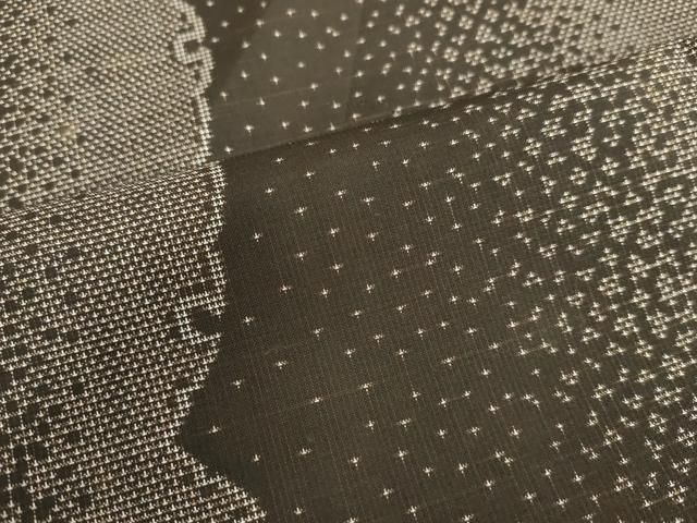 平和屋着物○本場大島紬 9マルキ 古代染色純泥染 雪輪間道 石原正宏作