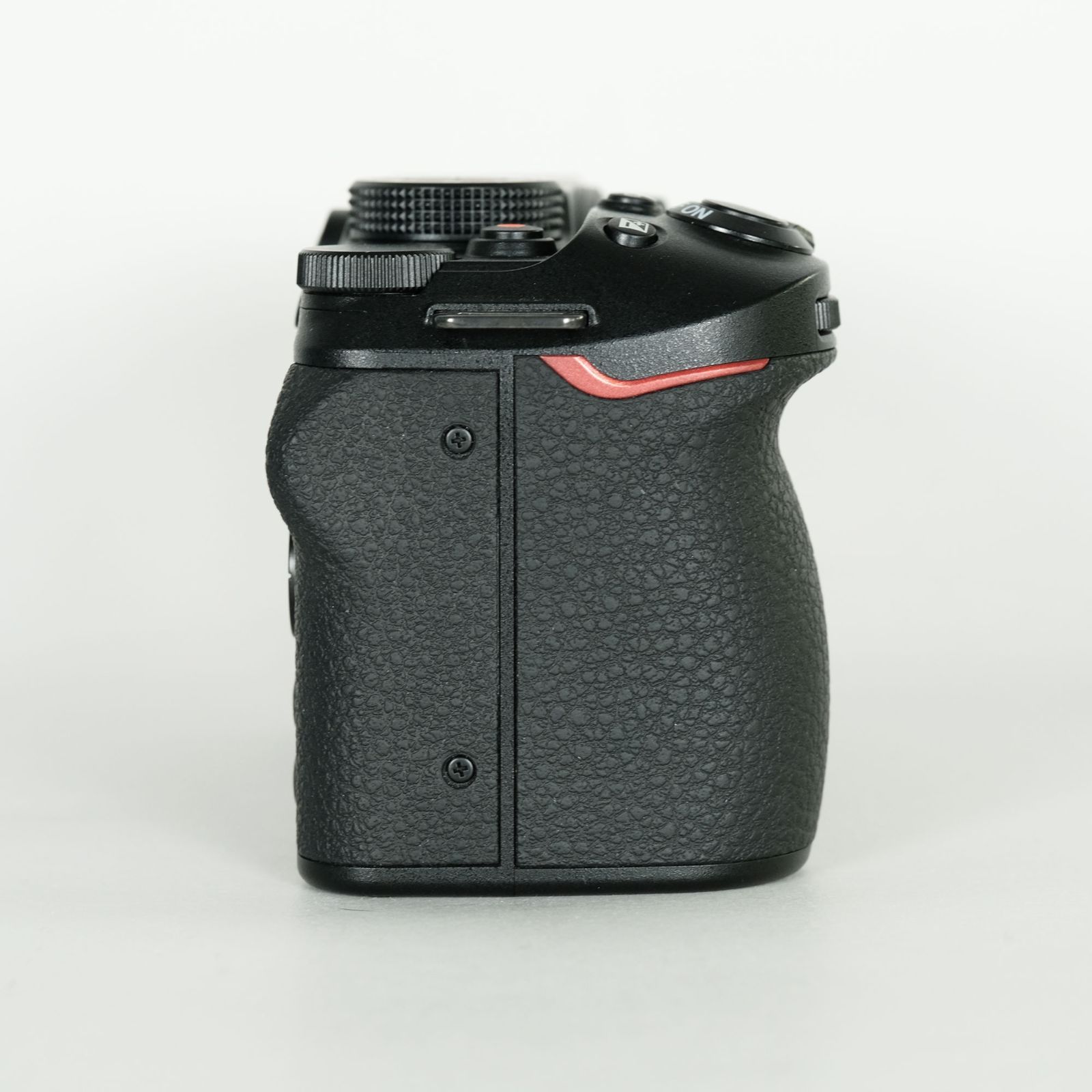 ☆美品・ショット数1300回弱☆NIKON ニコン Ｚ30 ボディ 付属品完備 新品)Nikon (ニコン) Z30 ボディ（商品ID：4960759910615）詳細