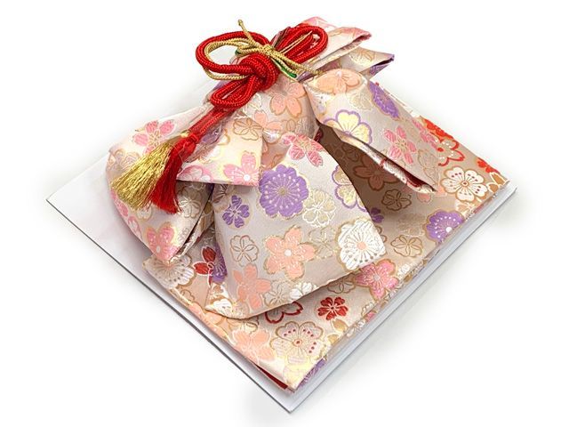 上質合繊 四つ身の着物と結び帯