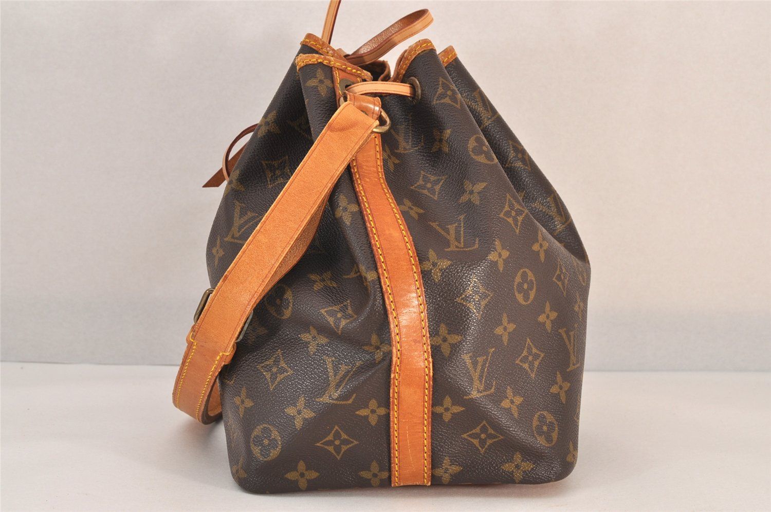 ✨ルイヴィトン✨ノエ✨モノグラム✨M42226✨ショルダーバッグ✨付属品付き✨ LOUIS VUITTON ルイヴィトン モノグラム プチ ノエ M42226