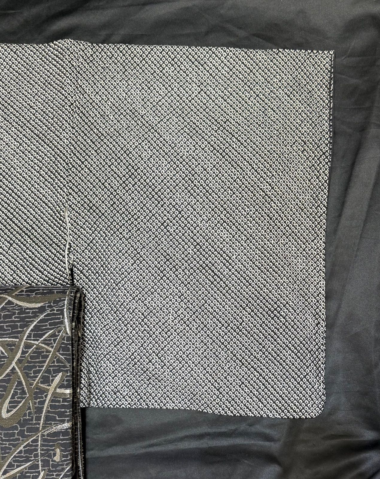タッサーシルク黒白総絞り⭐️貴久樹⭐️トールサイズ身丈175cm小紋袷