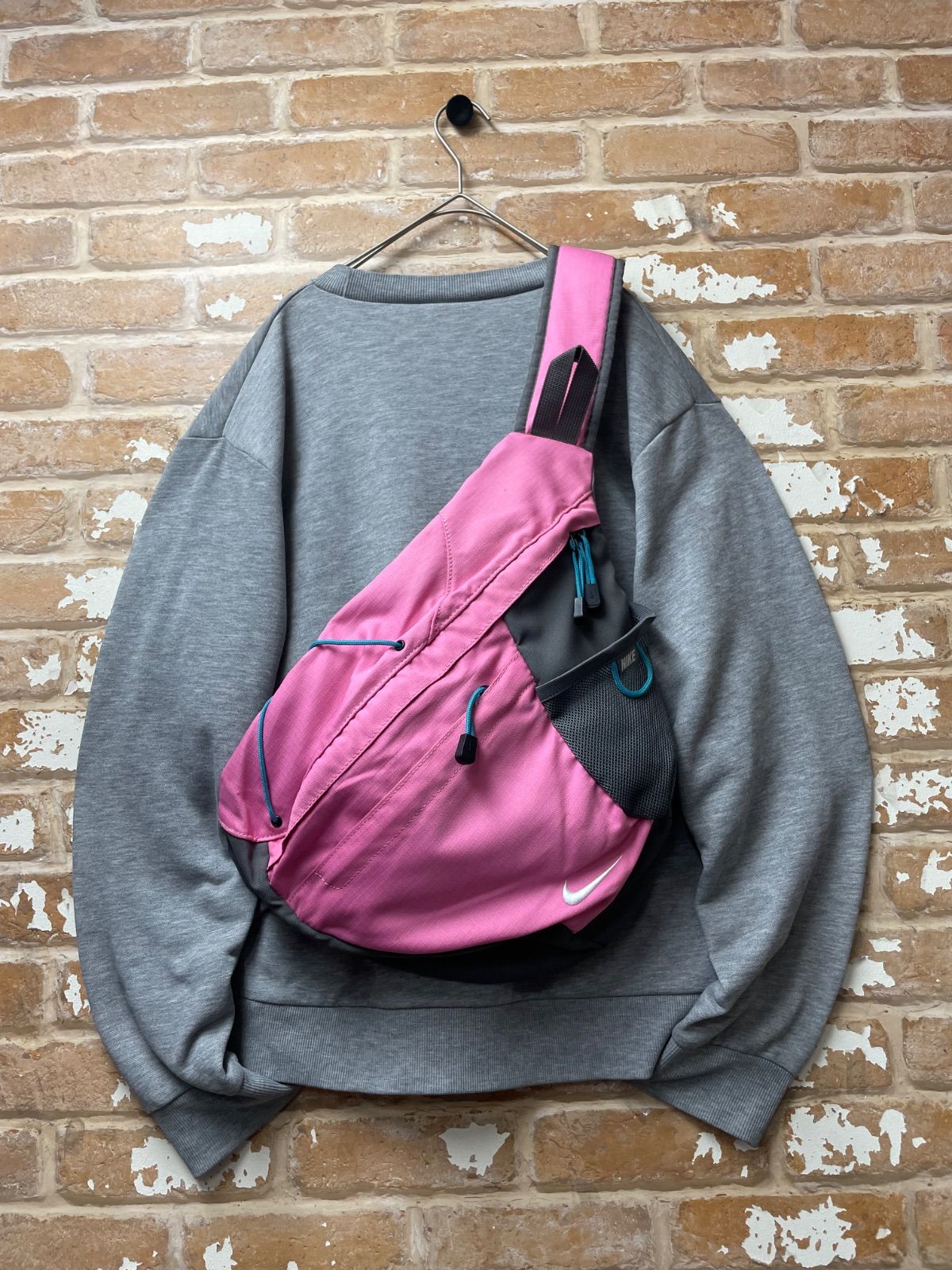 美品 Nike ピンク ワンショルダー 90s Archive y2k 90s NIKE ナイキ ワンショルダーバック y2k ピンク 刺繍 ショルダー