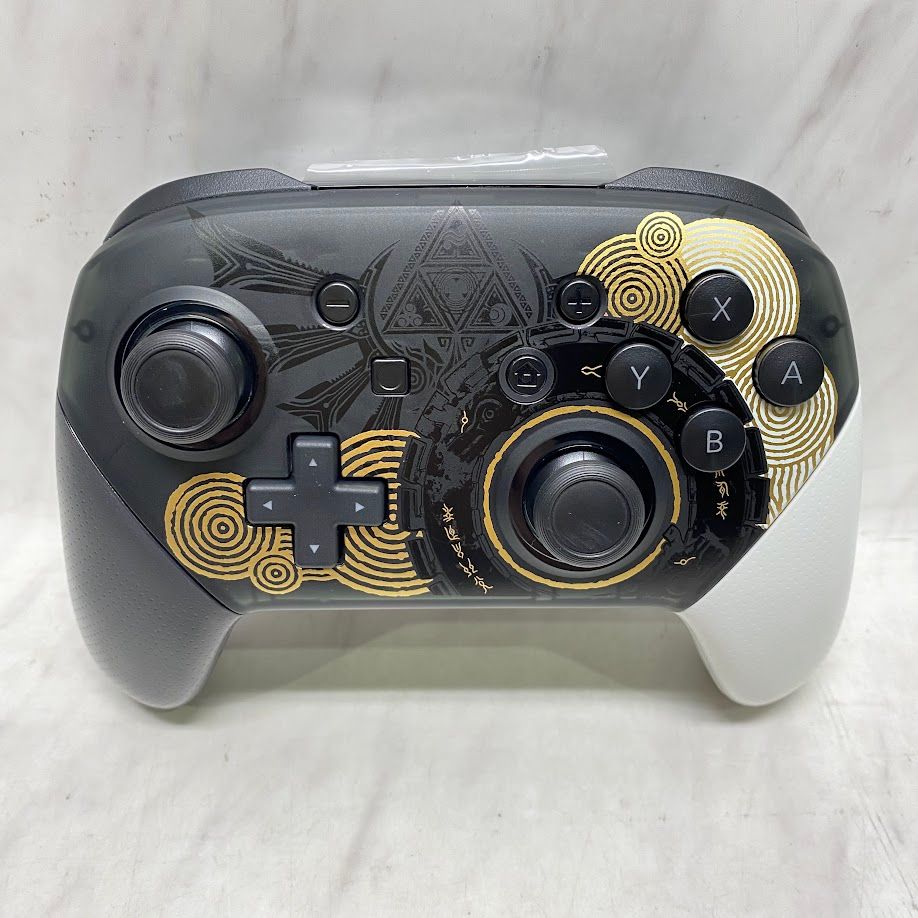 【美品】Nintendo Switch Proコントローラー ゼルダの伝説 ティアーズ オブ ザ キングダムエディション