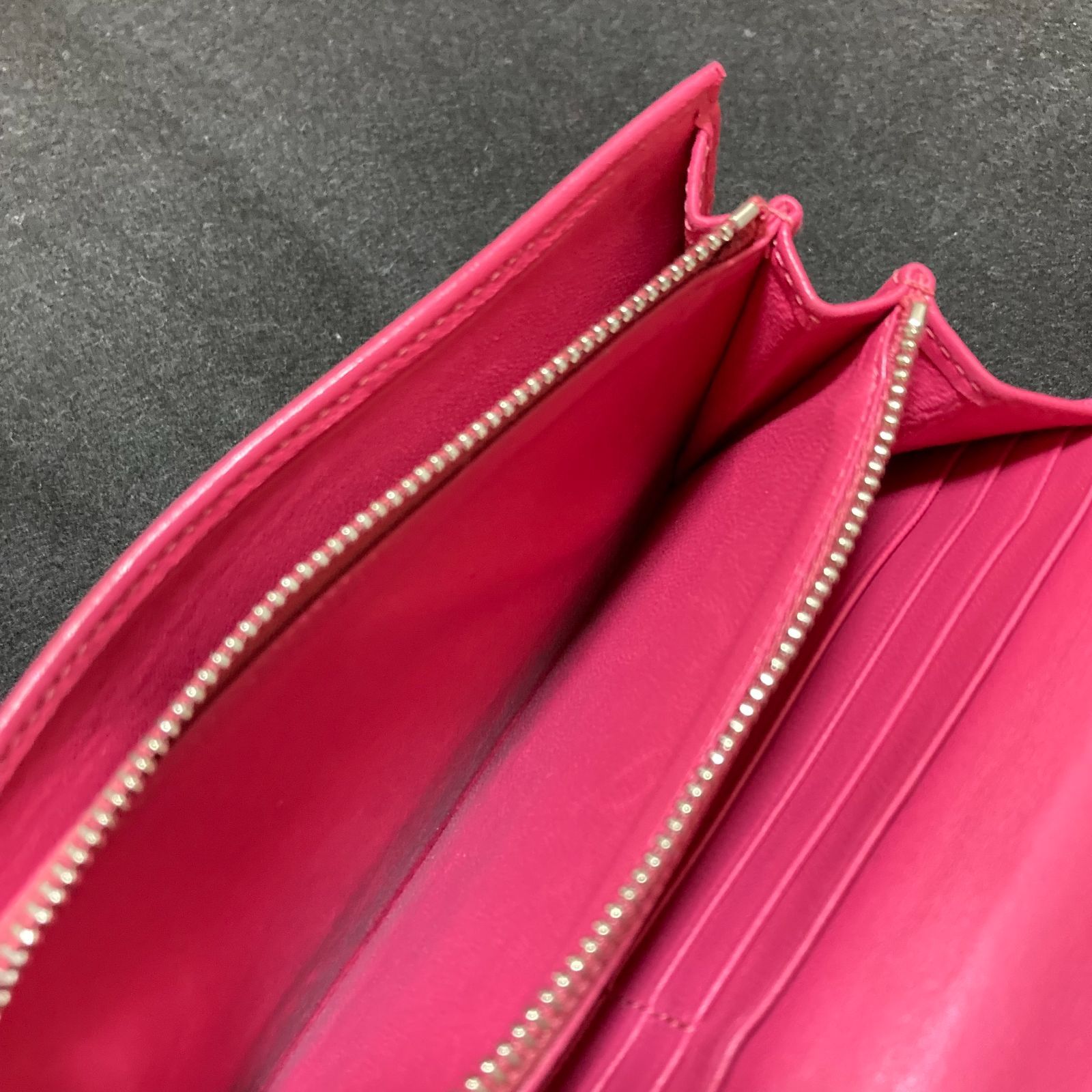 ロエベ LOEWE オーストリッチ 長財布 アナグラム 小銭入れ有り ピンク 