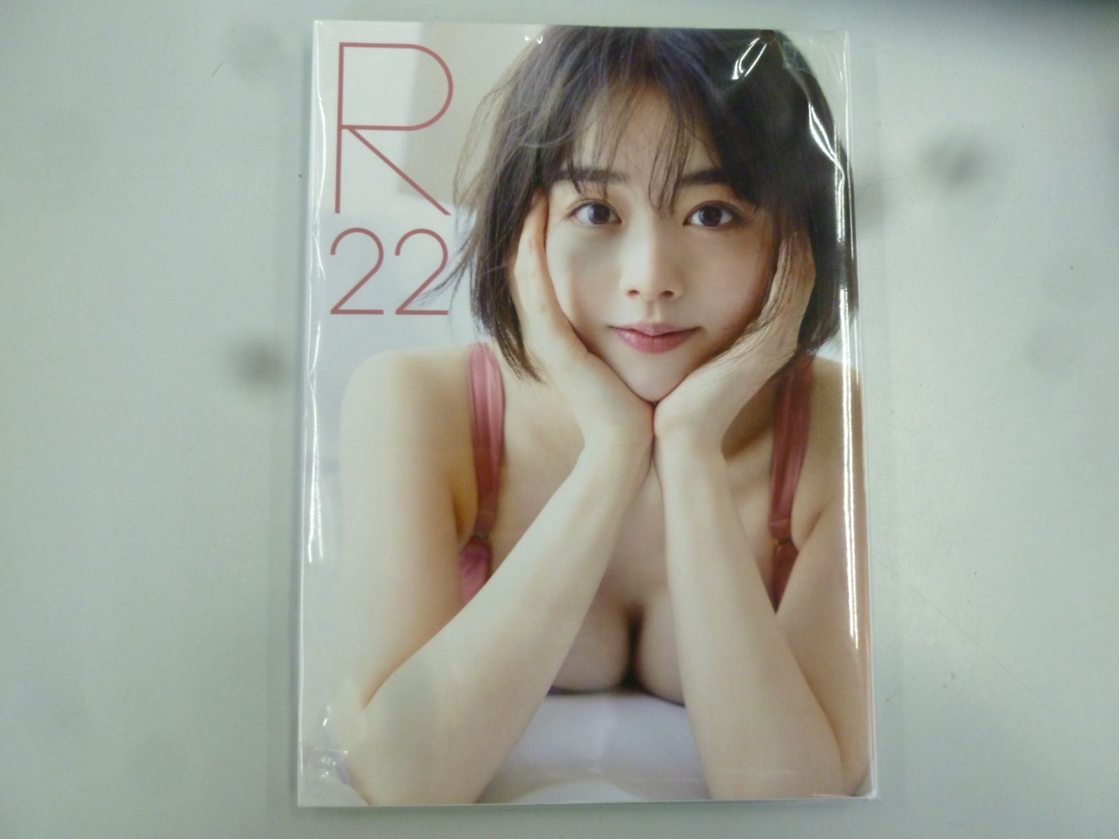 ◇【中古】伊原六花写真集 『R22』 - メルカリ