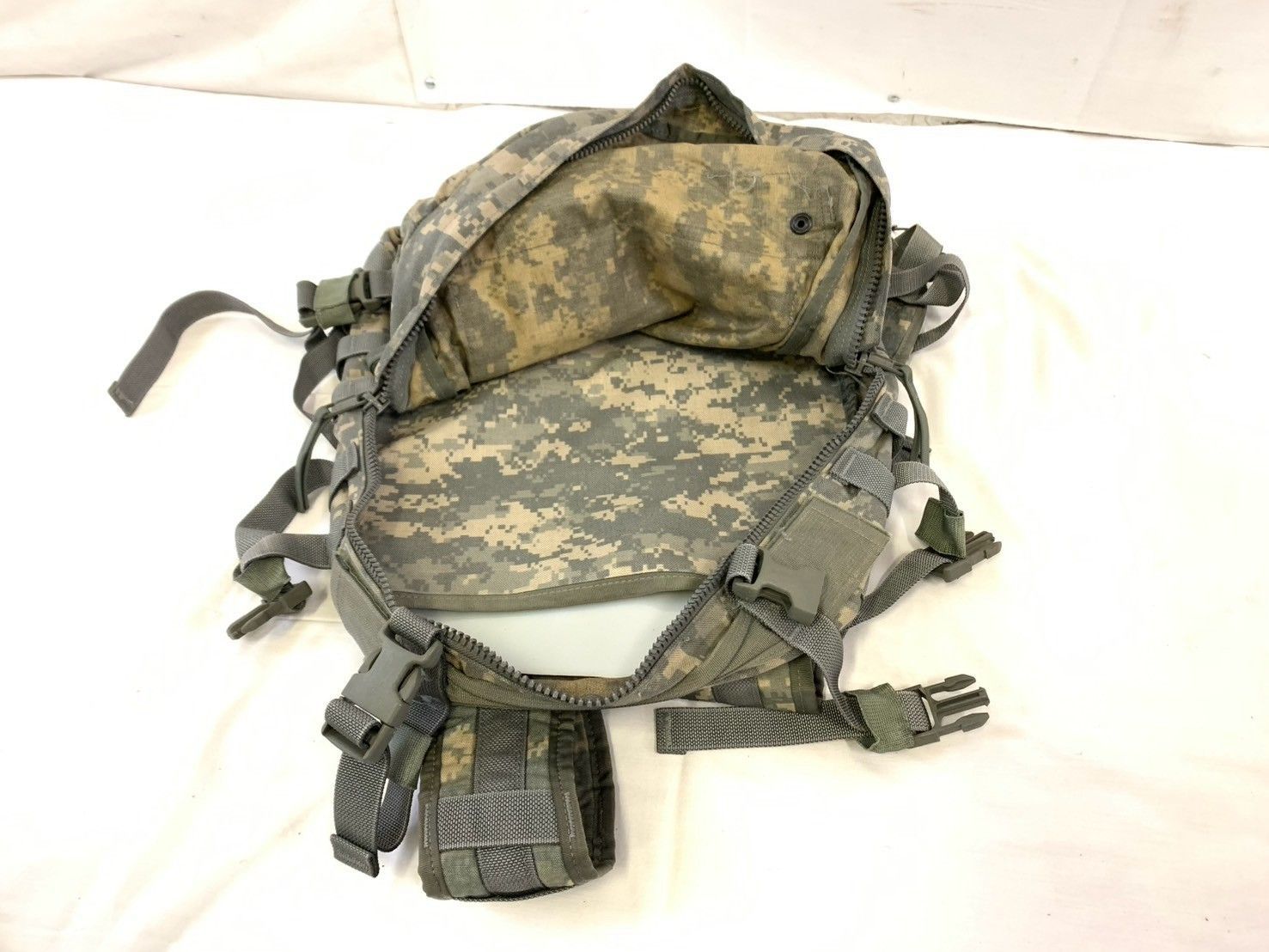 米軍放出品】MOLLE2 アサルトパック リュック バックパック