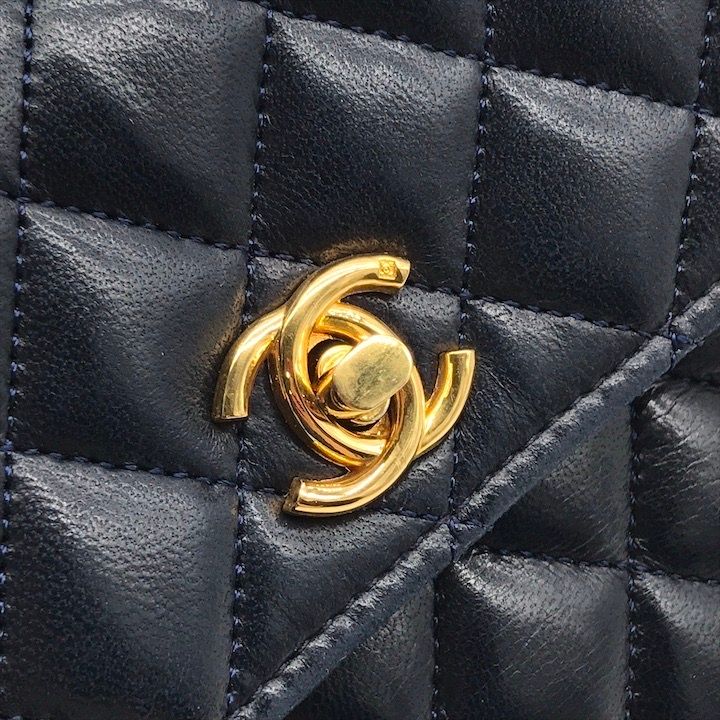 美品 CHANEL シャネル ミニ マトラッセ ターンロック チェーン ショルダー バッグ ネイビー 紺 ブランド レディース 鞄 かばん k5649 CHANEL - 美品 CHANEL シャネル ミニ マトラッセ ターンロック