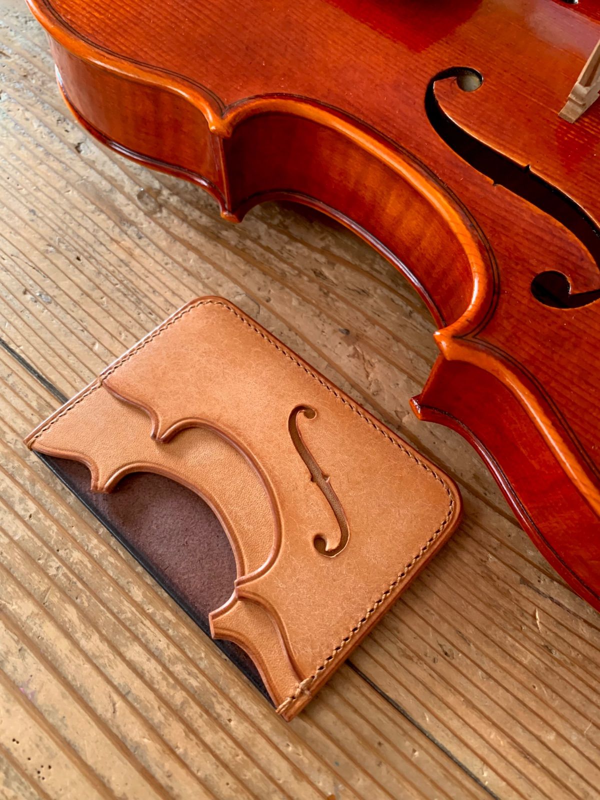 手縫いで創った革のパスケース Voxarboris - Topolino 598