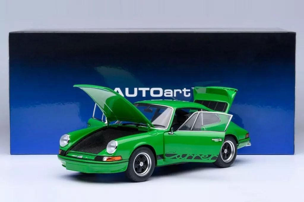 【新品】ミニカー 1/18 ポルシェ 911 カレラ 2.7 RS(バイパー グリーン×ブラック・ストライプ) 「オートアート・コンポジットモデルシリーズ」 [78034]